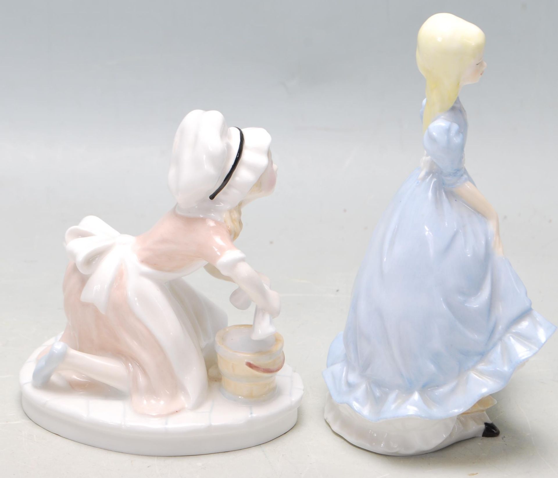 TWO 20TH CENTURY CAPODIMONTE CERAMIC FIGURINES AND TWO OTHERS CERAMIC FIGURINES - Image 7 of 8