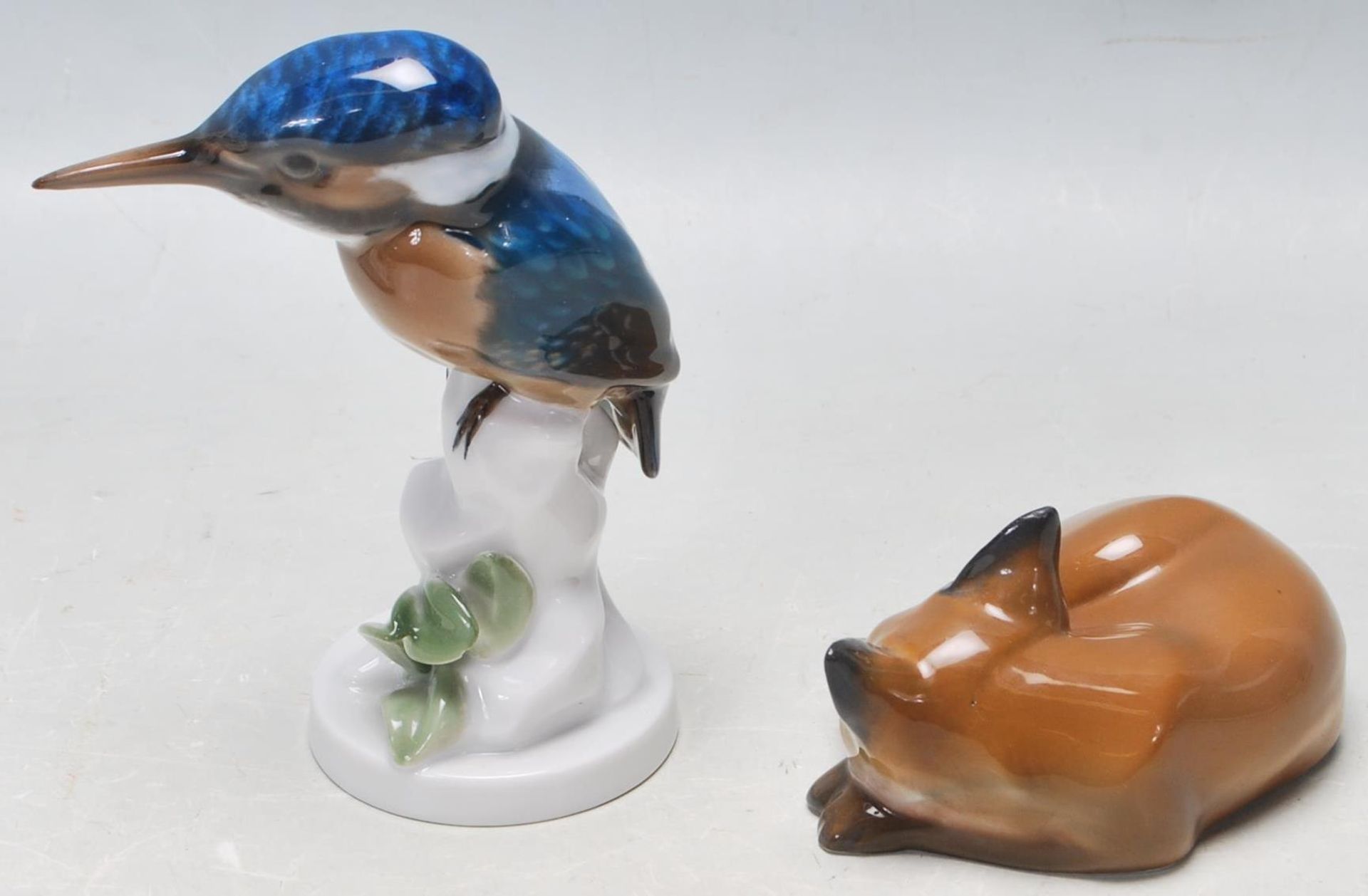 LATE 20TH CENTURY PORCELAIN HAND PAINTED FIGURINE - Image 3 of 5