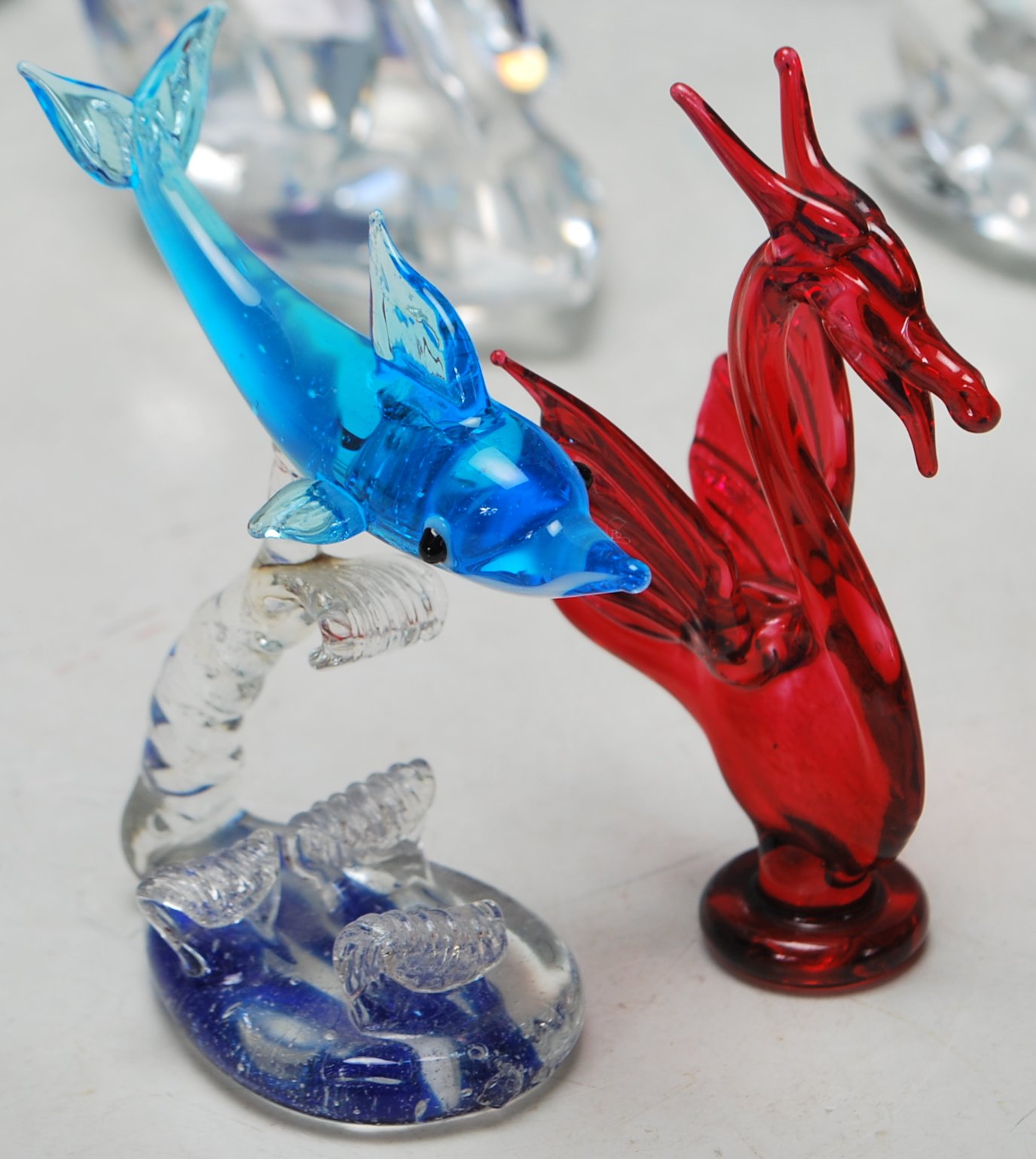 LARGE QUANTITY OF VINATGE RETRO STUDIO ART GLASS MINIATURE FIGURINES - Image 8 of 13