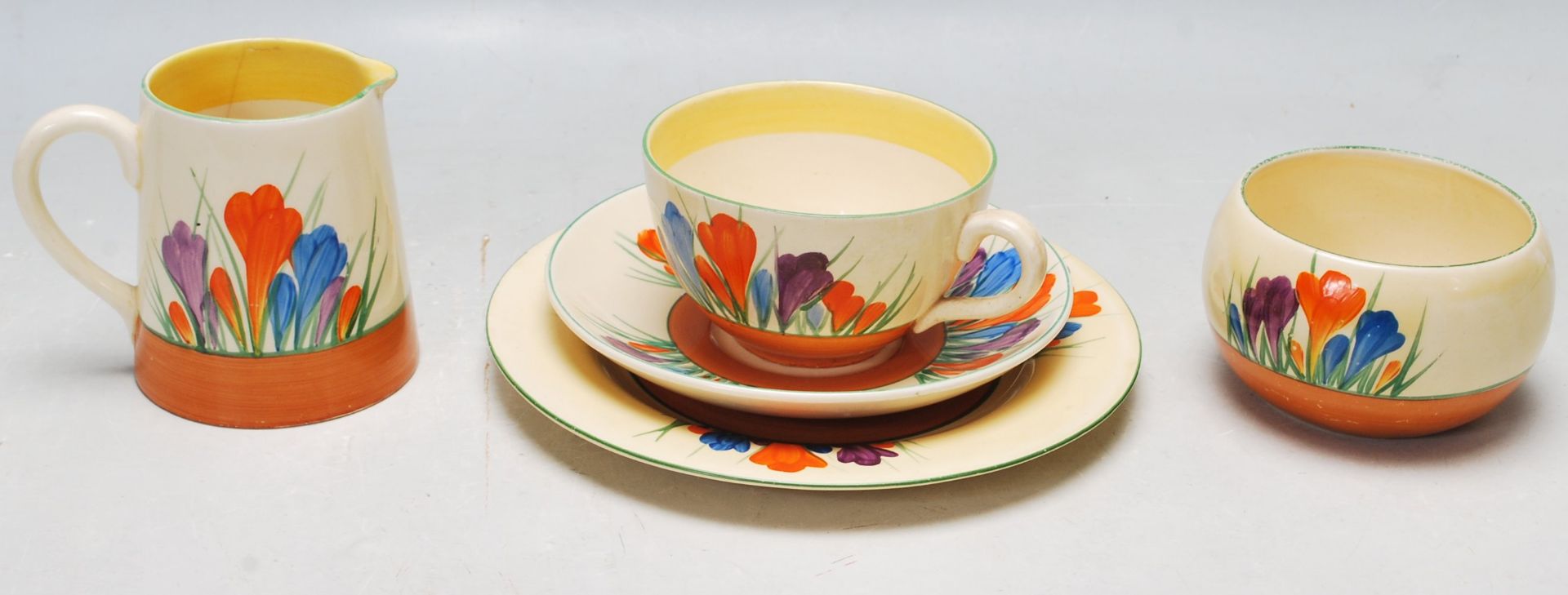 FIVE PIECES OF 1920’S BIZARRE BY CLARICE CLIFF WARE