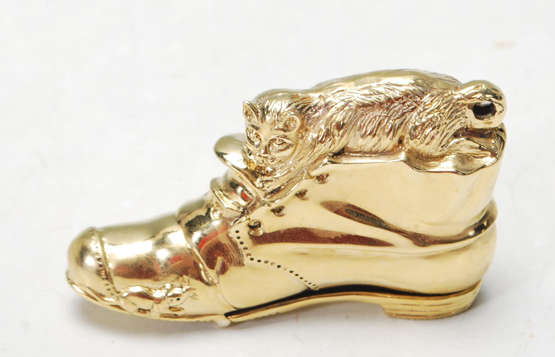 ANTIQUE STYLE 18CT GOLD PLATED SHOE & CAT VESTA