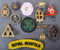 COLLECTION OF WWI (& OTHER) RELATED BADGES & ITEMS