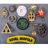 COLLECTION OF WWI (& OTHER) RELATED BADGES & ITEMS