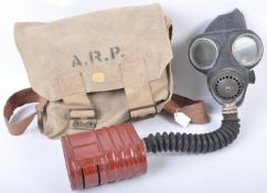 WWII SECOND WORLD WAR 1941 DATED GAS MASK IN SATCHEL