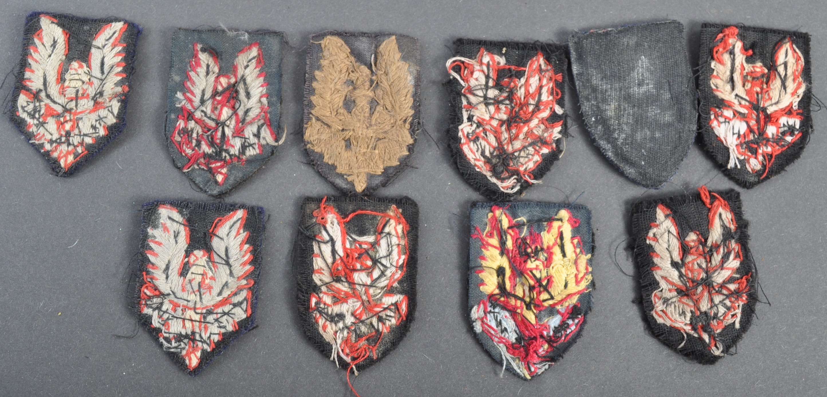 COLLECTION OF WWII SECOND WORLD WAR SAS CLOTH BADGES - Image 2 of 2