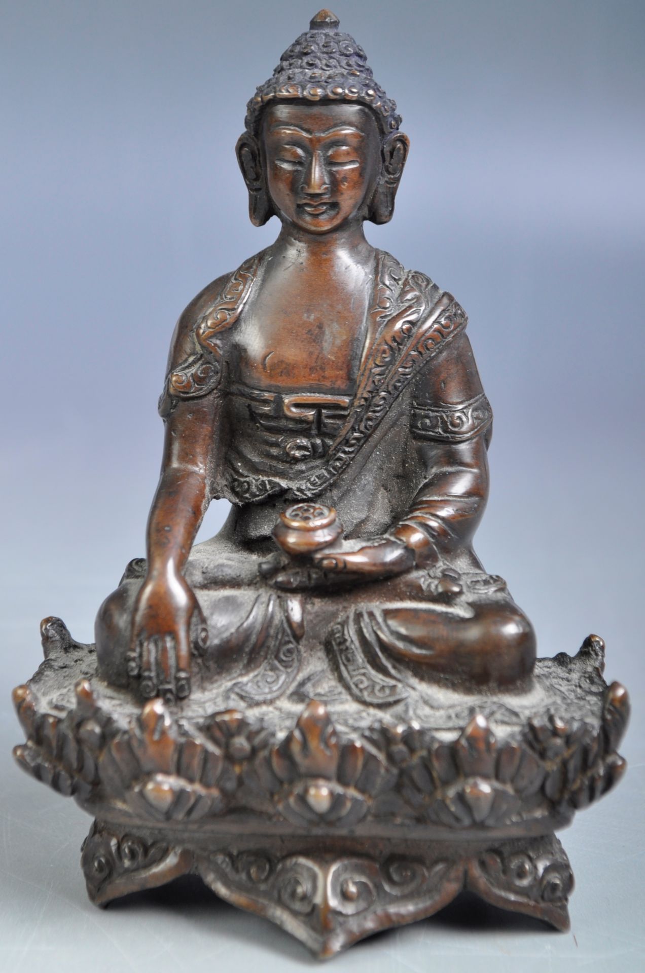 ANTIQUE 19TH CENTURY CHINESE BRONZE BUDDHA