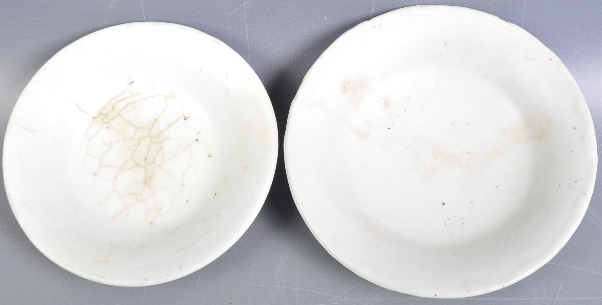 PAIR OF 17TH CENTURY CHINESE MING DYNASTY SAUCER PLATES - Bild 6 aus 6