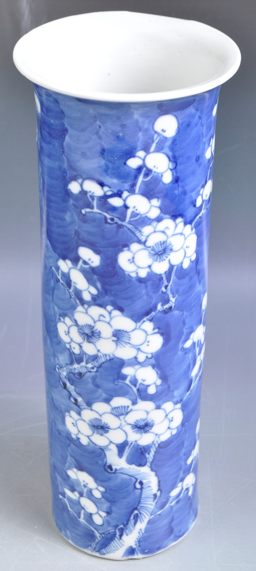 KANGXI MARK CHINESE ANTIQUE PRUNUS TALL SLEEVE VASE - Image 5 of 7