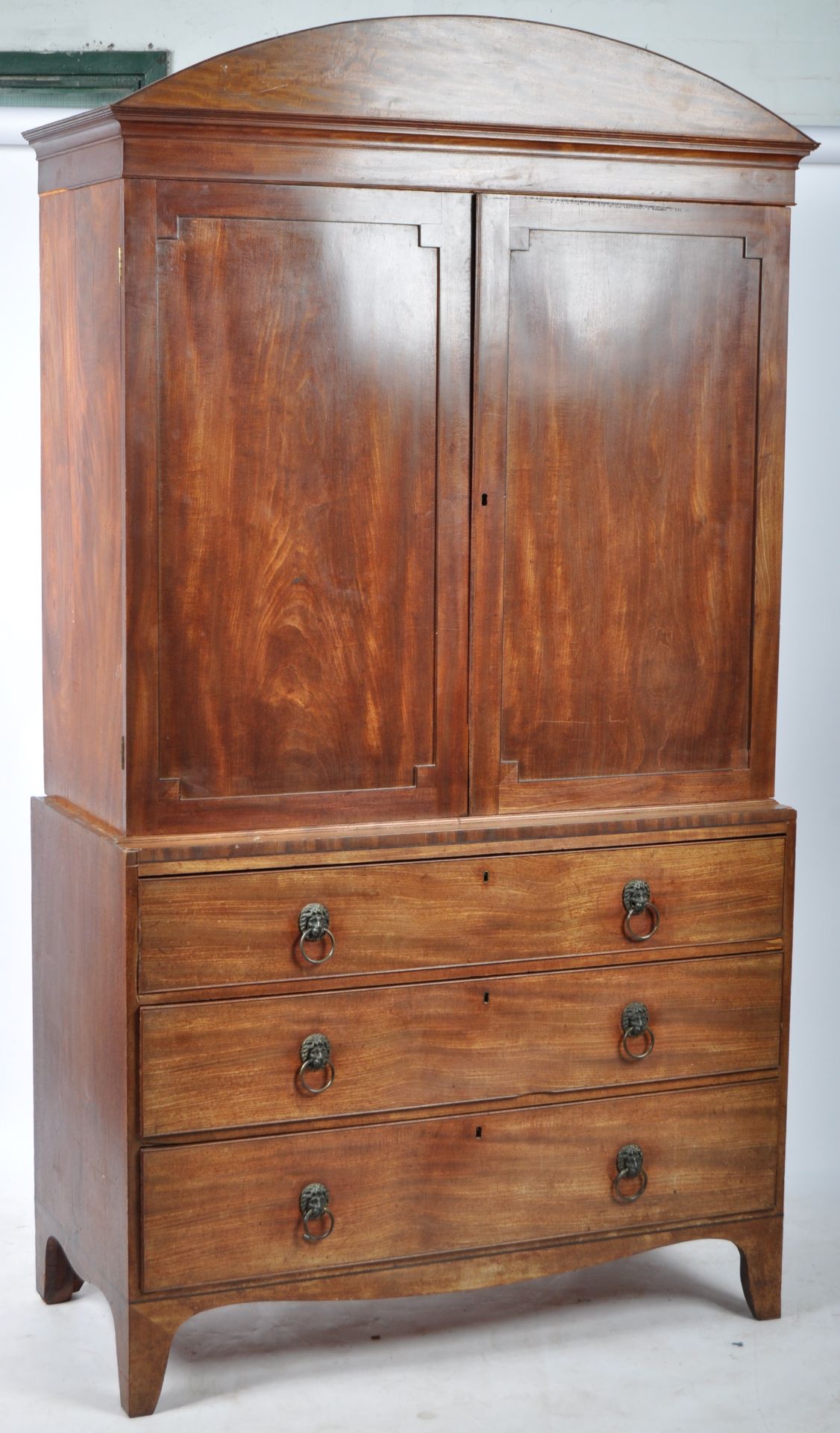 18TH CENTURY GEORGIAN MAHOGANY COUNTRY HOUSE LINEN PRESS - Image 7 of 7