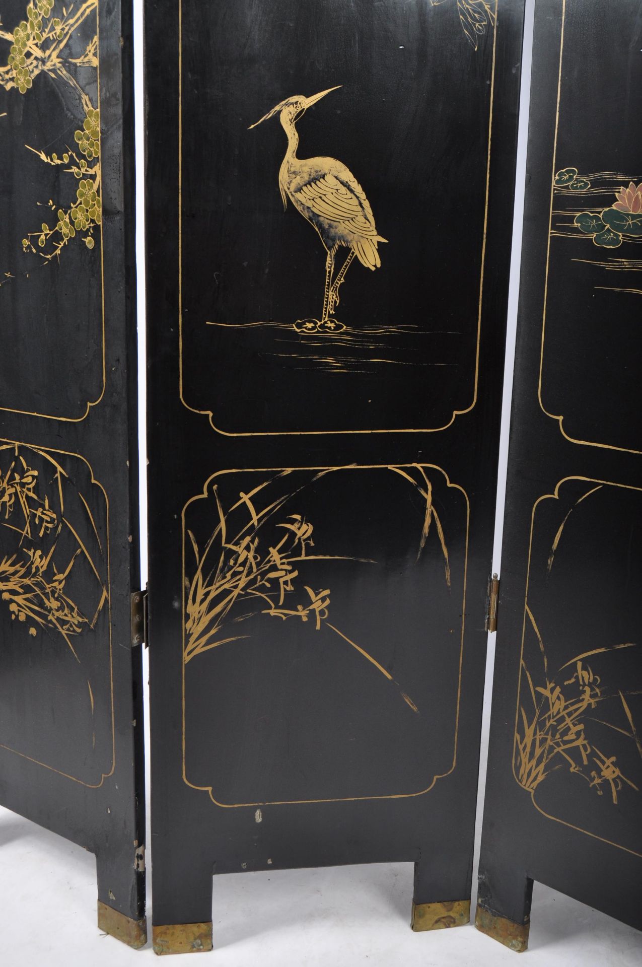 19TH CENTURY JAPANESE BLACK LACQUER AND SHIBAYAMA FOUR FOLD SCREEN - Bild 21 aus 25