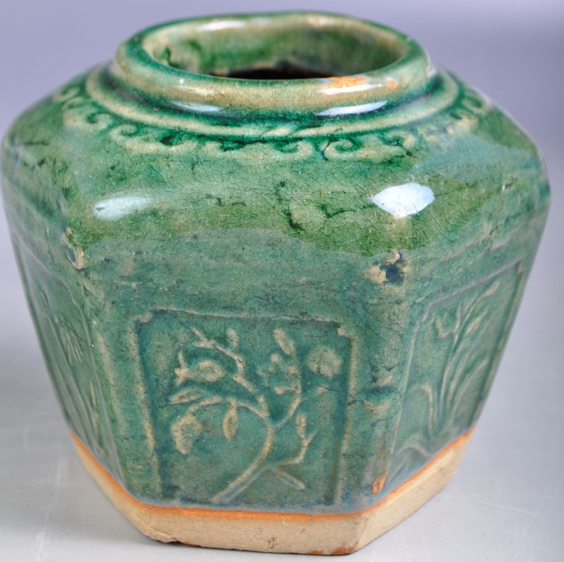 GRADUATING PAIR OF 19TH CENTURY CHINESE SHIWAN CELADON GLAZED GINGER JARS - Image 4 of 7