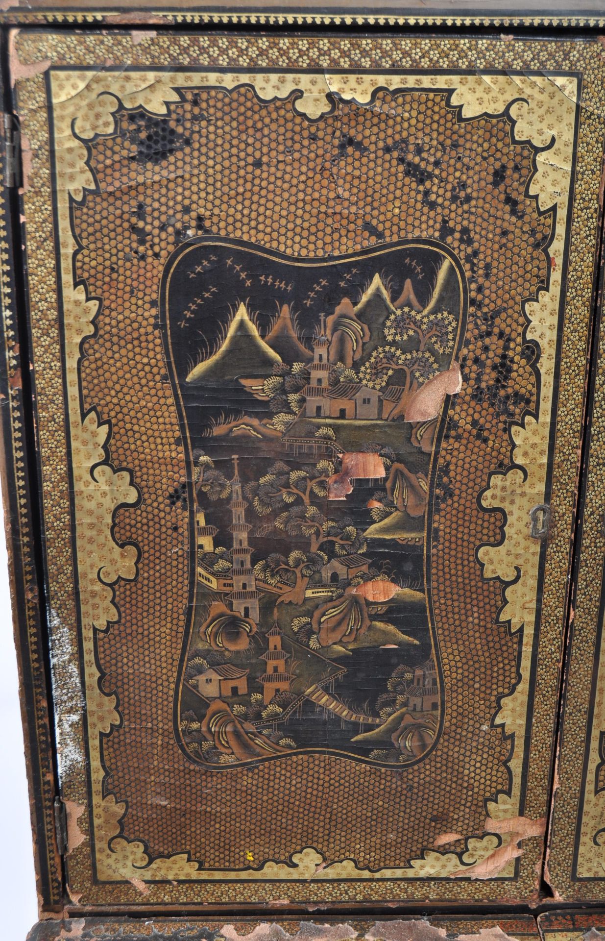 ANTIQUE 19TH CENTURY CHINESE BLACK LACQUER CHINOISERIE CABINET - Image 3 of 22