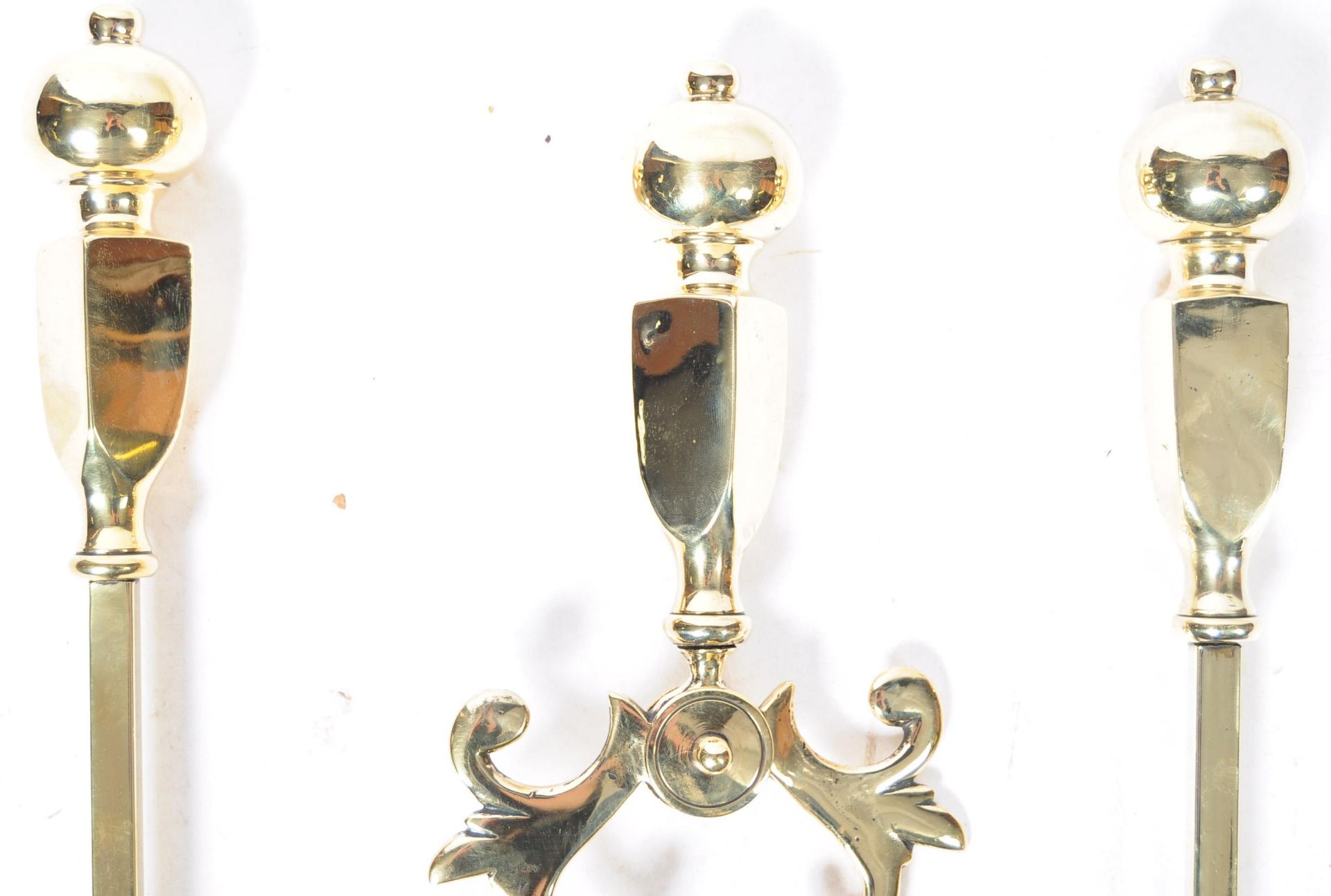 19TH CENTURY SET OF POLISHED BRASS FIRE IRONS - Image 2 of 3