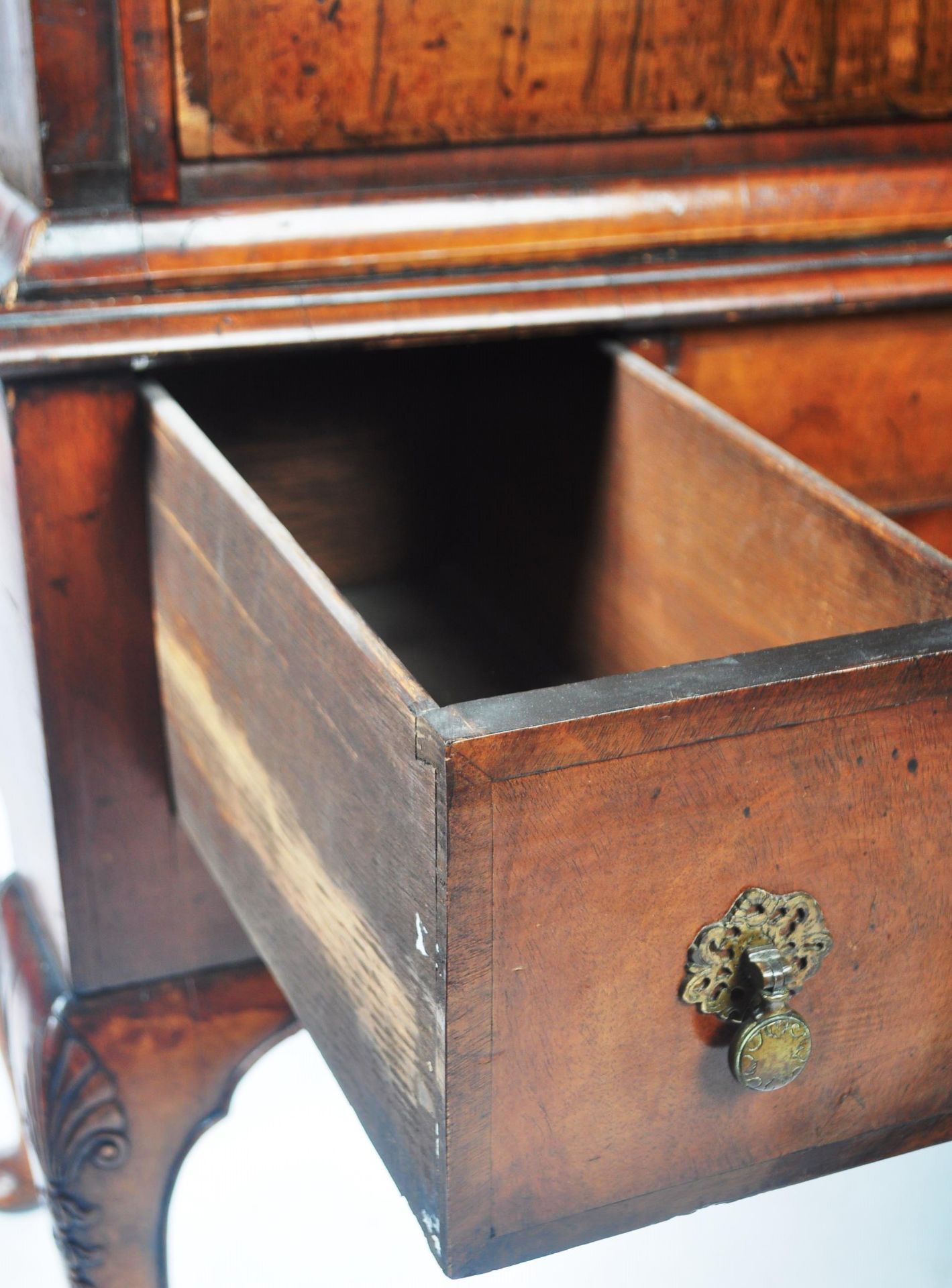 ANTIQUE 18TH CENTURY GEORGIAN WALNUT CHEST ON STAND - Image 7 of 10