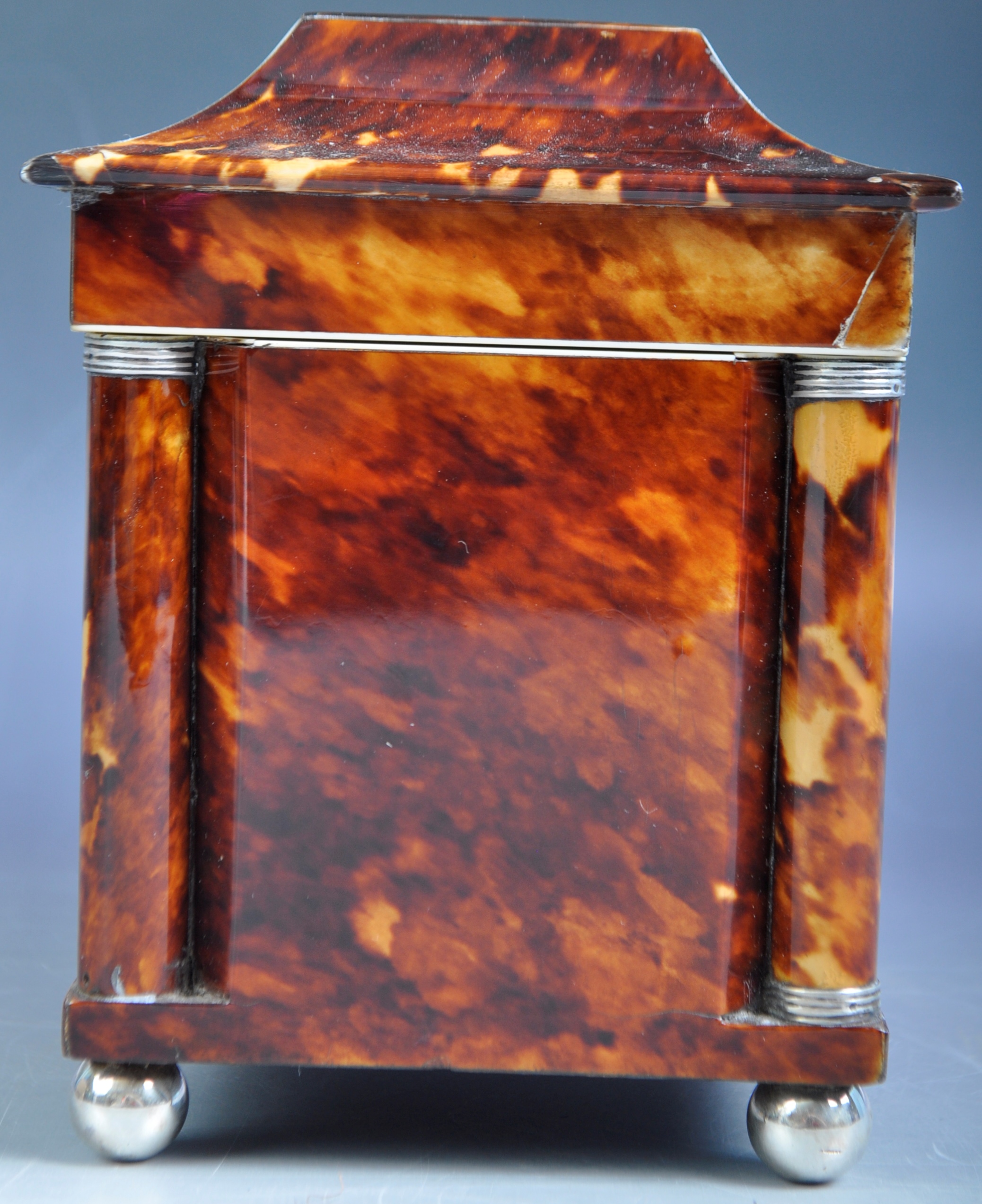 STUNNING 19TH CENTURY BLONDE TORTOISESHELL TEA CADDY - Image 4 of 5