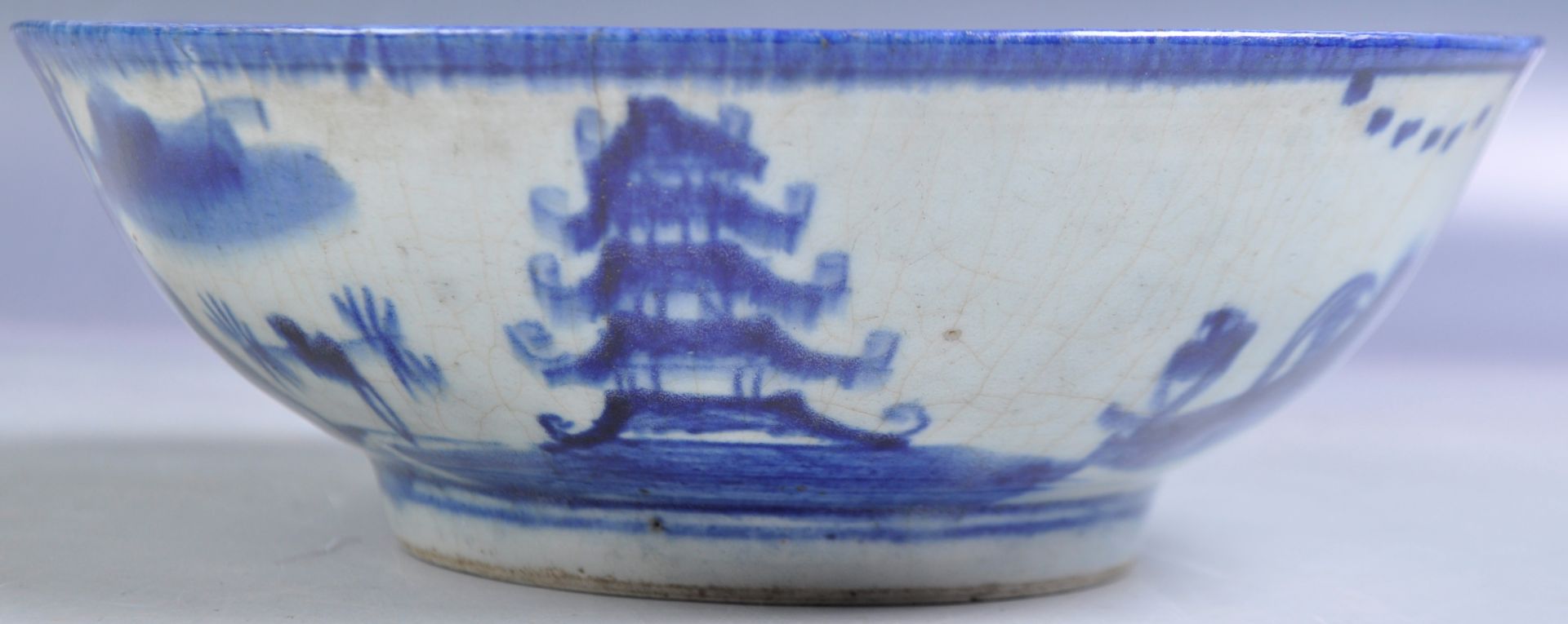 19TH CENTURY CHINESE ORIENTALPROVINCIAL CRACK WARE BOWL - Image 2 of 7