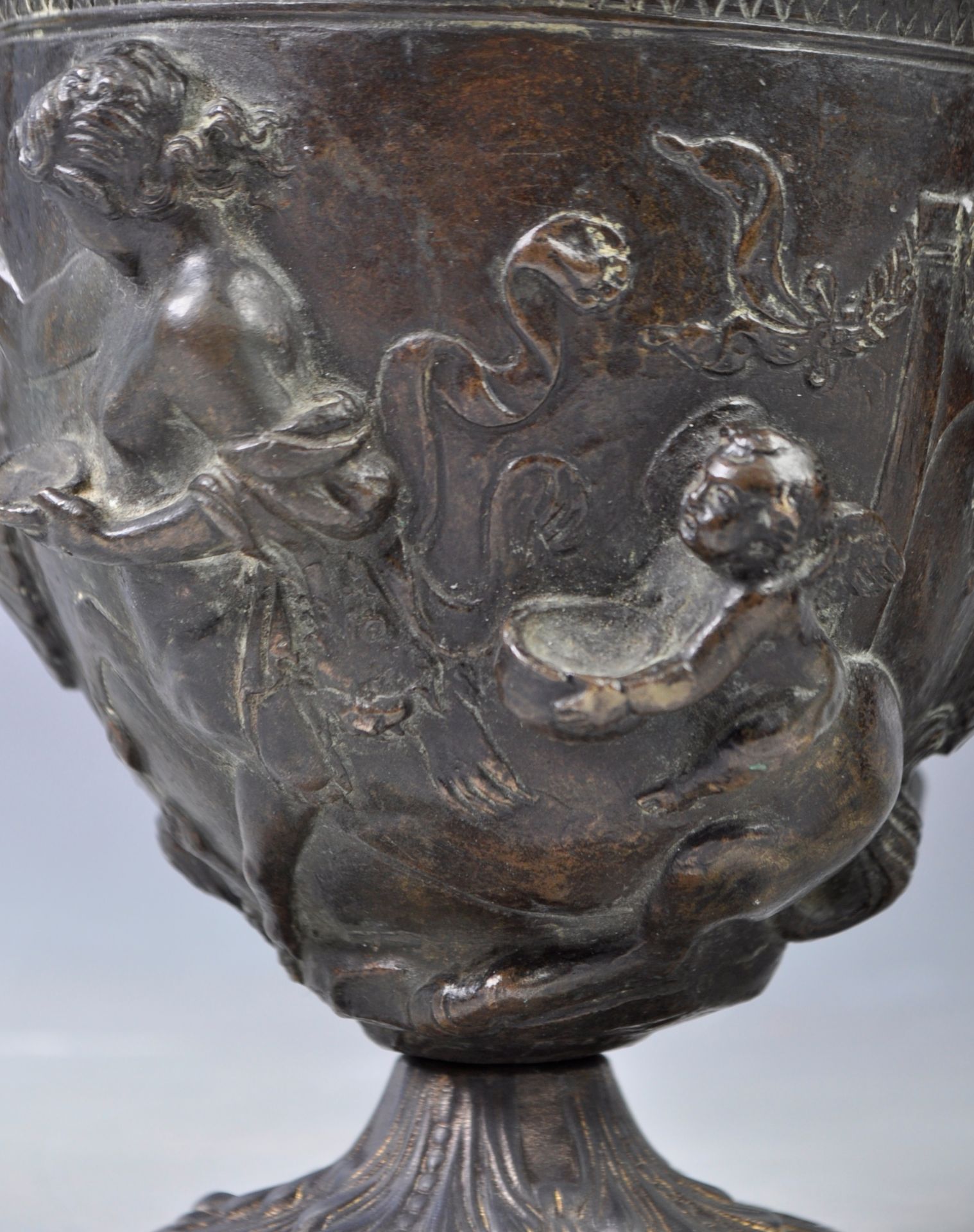 PAIR OF 19TH CENTURY ITALIAN GRAND TOUR BRONZE CHALICES - Image 3 of 6