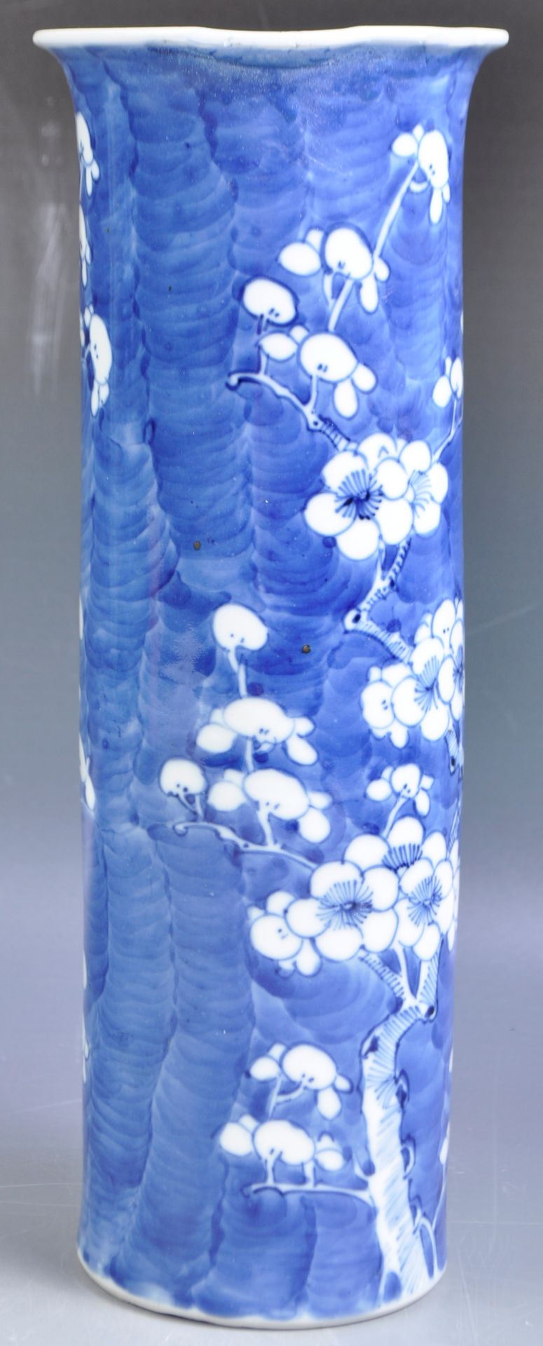 KANGXI MARK CHINESE ANTIQUE PRUNUS TALL SLEEVE VASE - Image 4 of 7