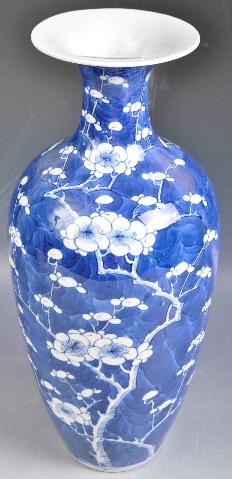 KANGXI MARK CHINESE ANTIQUE PRUNUS TALL SLEEVE VASE - Image 5 of 6