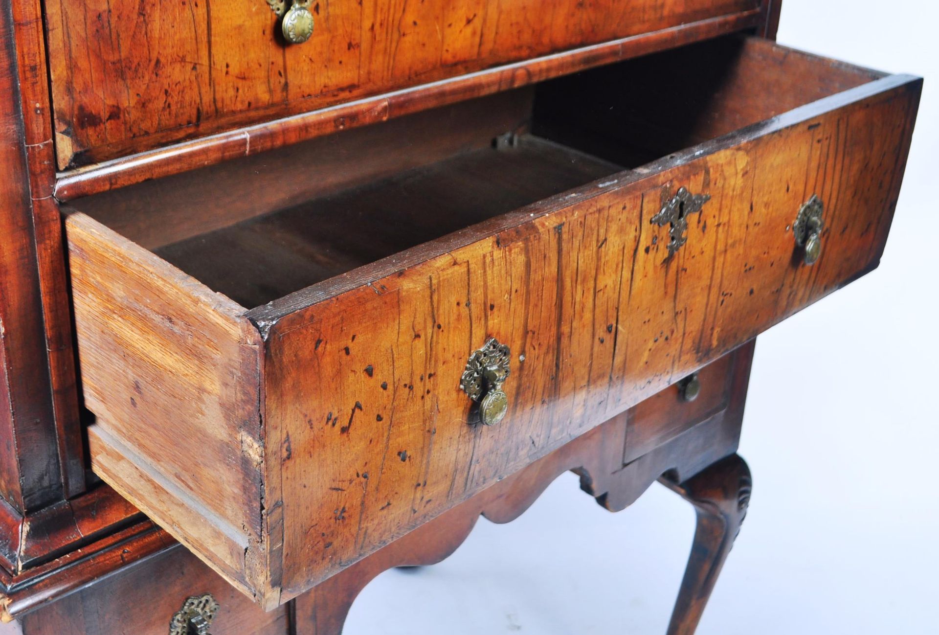 ANTIQUE 18TH CENTURY GEORGIAN WALNUT CHEST ON STAND - Image 6 of 10