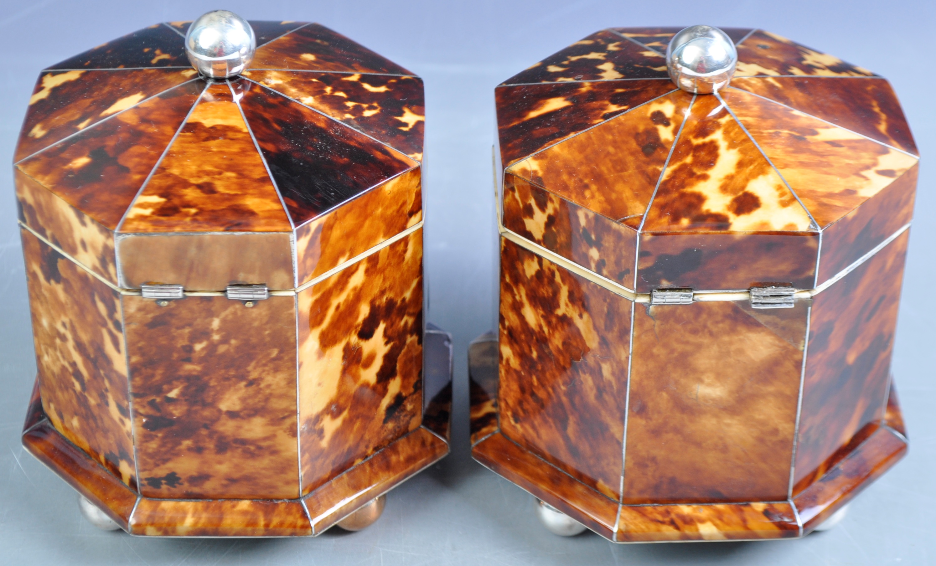 STUNNING PAIR OF 19TH CENTURY OCTAGONAL TORTOISESHELL TEA CADDIES - Image 5 of 6