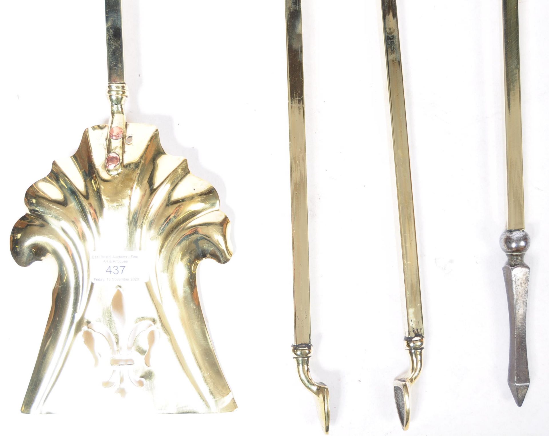 19TH CENTURY SET OF POLISHED BRASS FIRE IRONS - Image 3 of 3