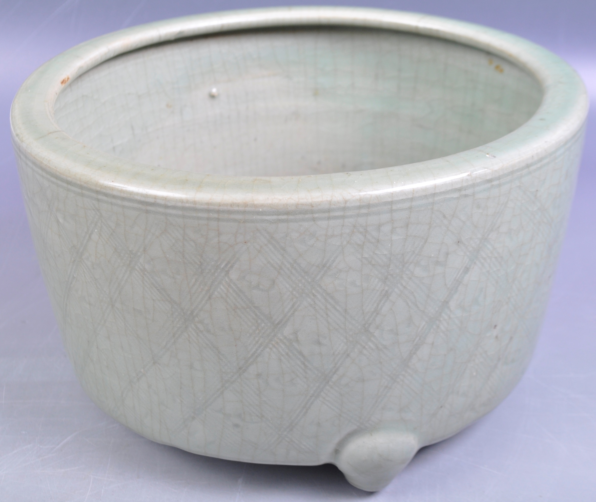 ANTQIUE CHINESE MING DYNASTY GREEN CELADON LARGE POT - Image 2 of 8