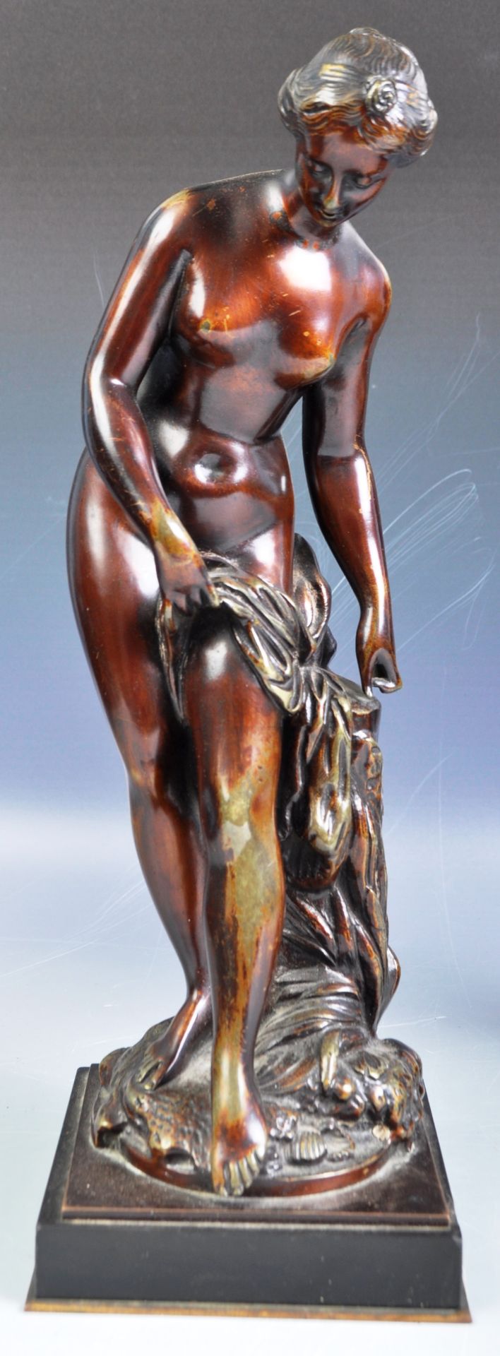 19TH PAIR OF ITALIAN BRONZED - VENUS APHRODITE BATHING - Image 2 of 8