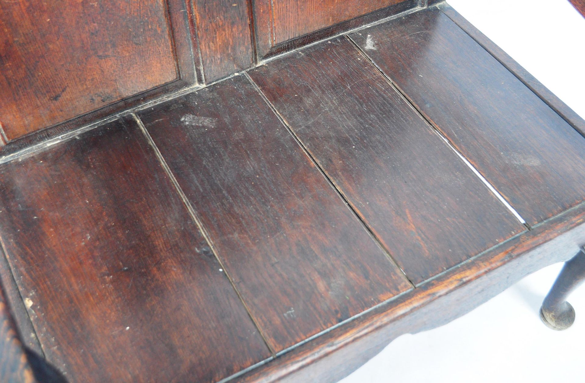 ANTIQUE 18TH CENTURY OAK TWO SEATER HALL SETTLE BENCH - Image 5 of 6