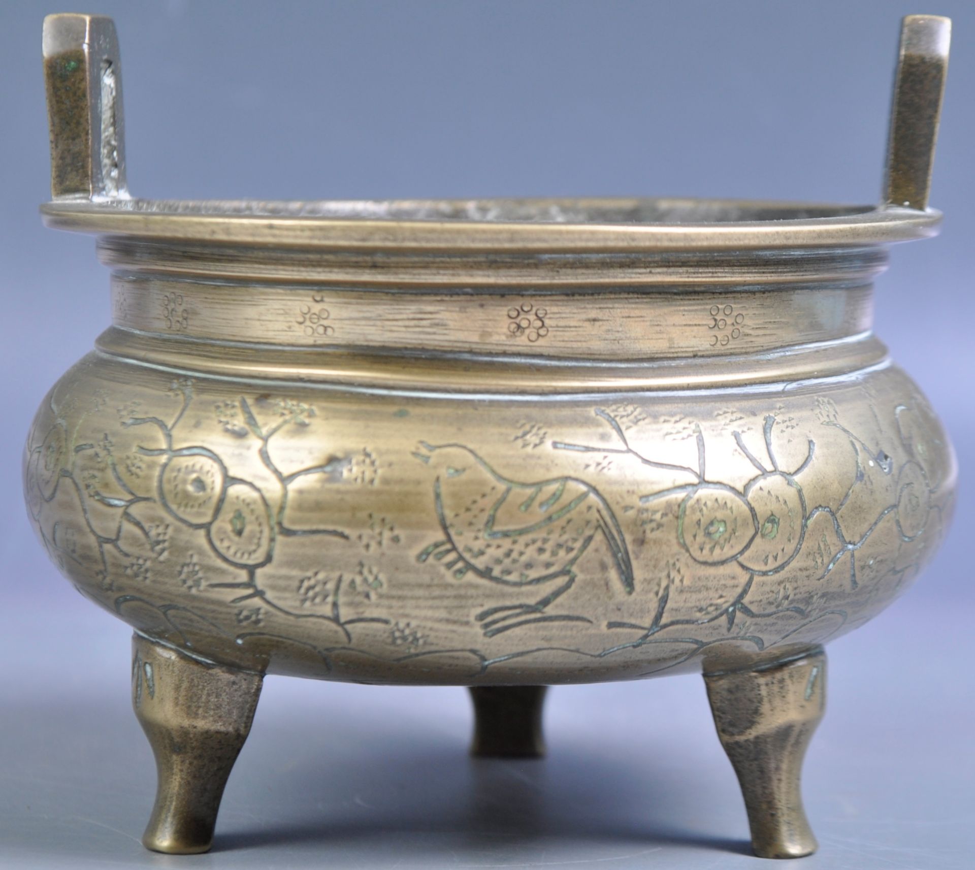 ANTIQUE 19TH CENTURY CHINESE BRONZE CENSER DING BOWL