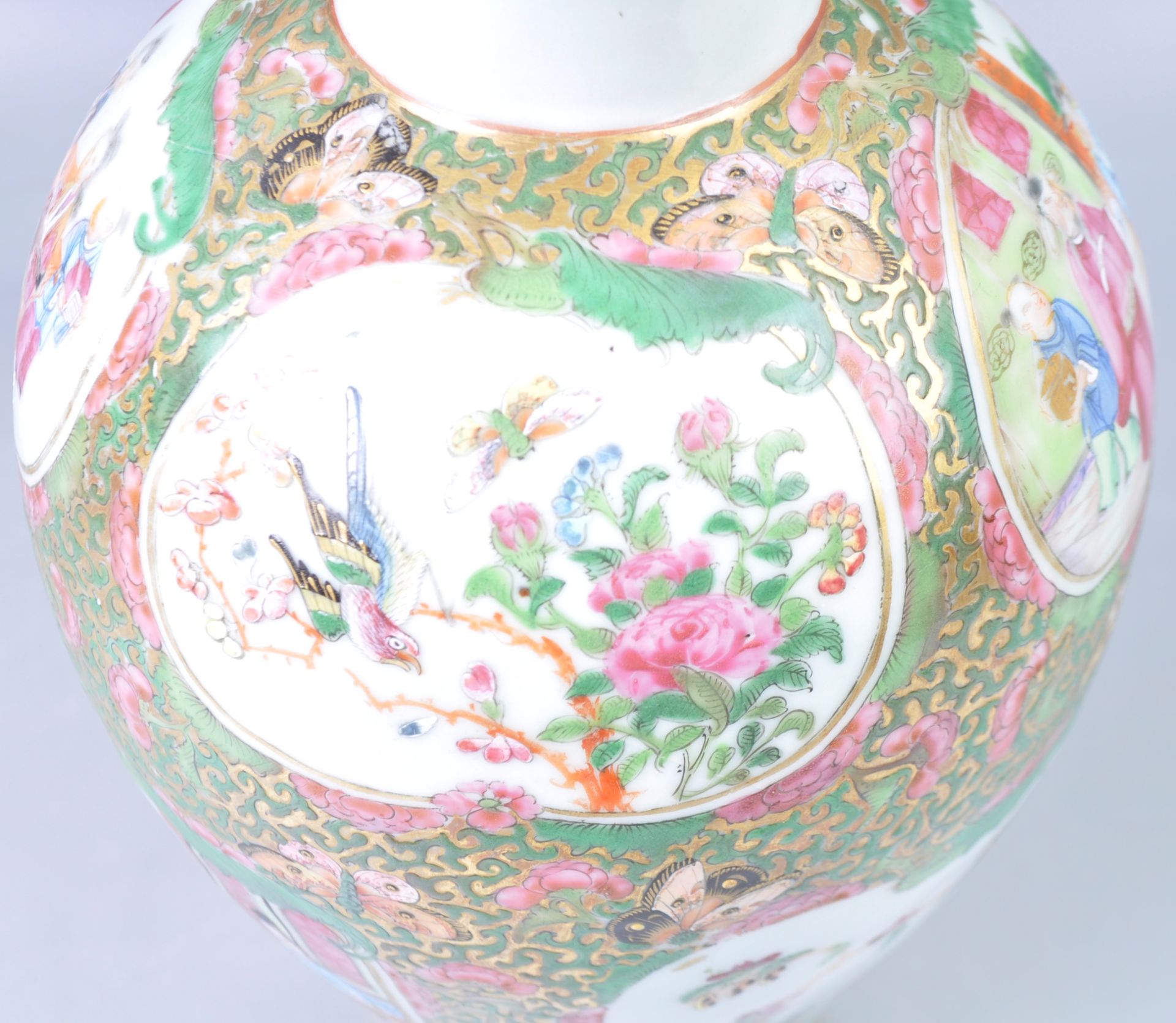 19TH CENTURY CHINESE CANTON FAMILLE ROSE MEIPING VASE AND COVER - Bild 5 aus 6