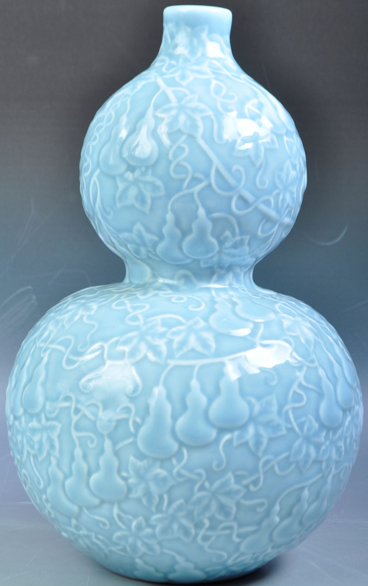 CHINESE QIANLONG MARK BLUE CELADON DOUBLE GOURD VASE