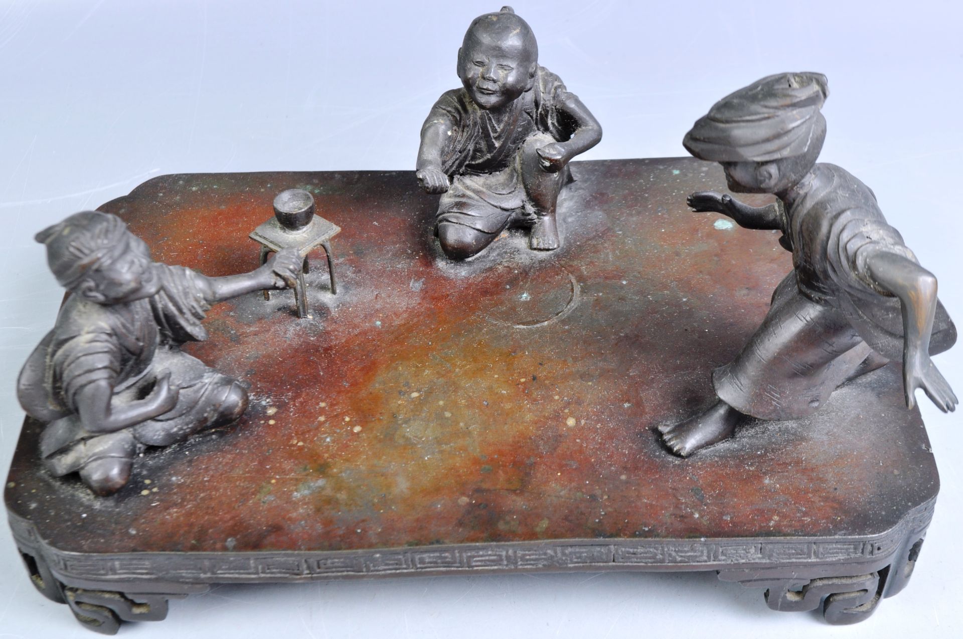 IMPRESSIVE 19TH CENTURY CHINESE BRONZE FIGURAL GROUP - Image 8 of 8