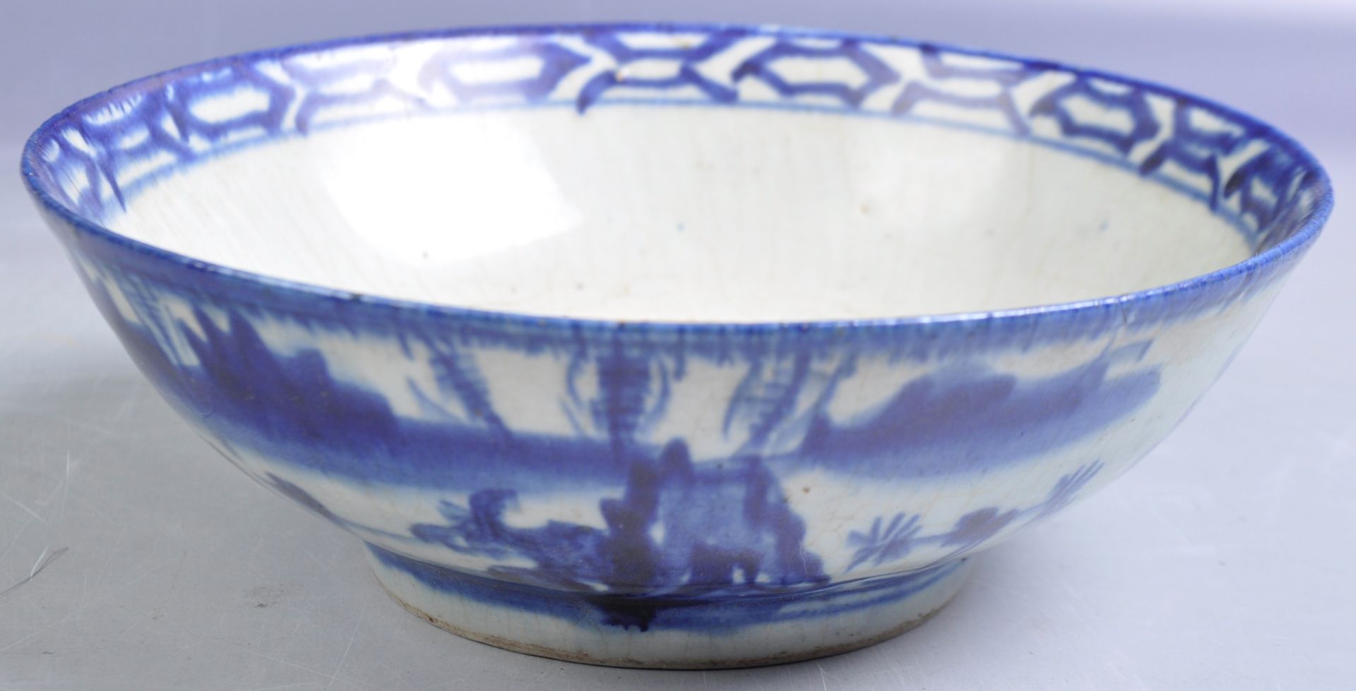 19TH CENTURY CHINESE ORIENTALPROVINCIAL CRACK WARE BOWL - Image 3 of 7