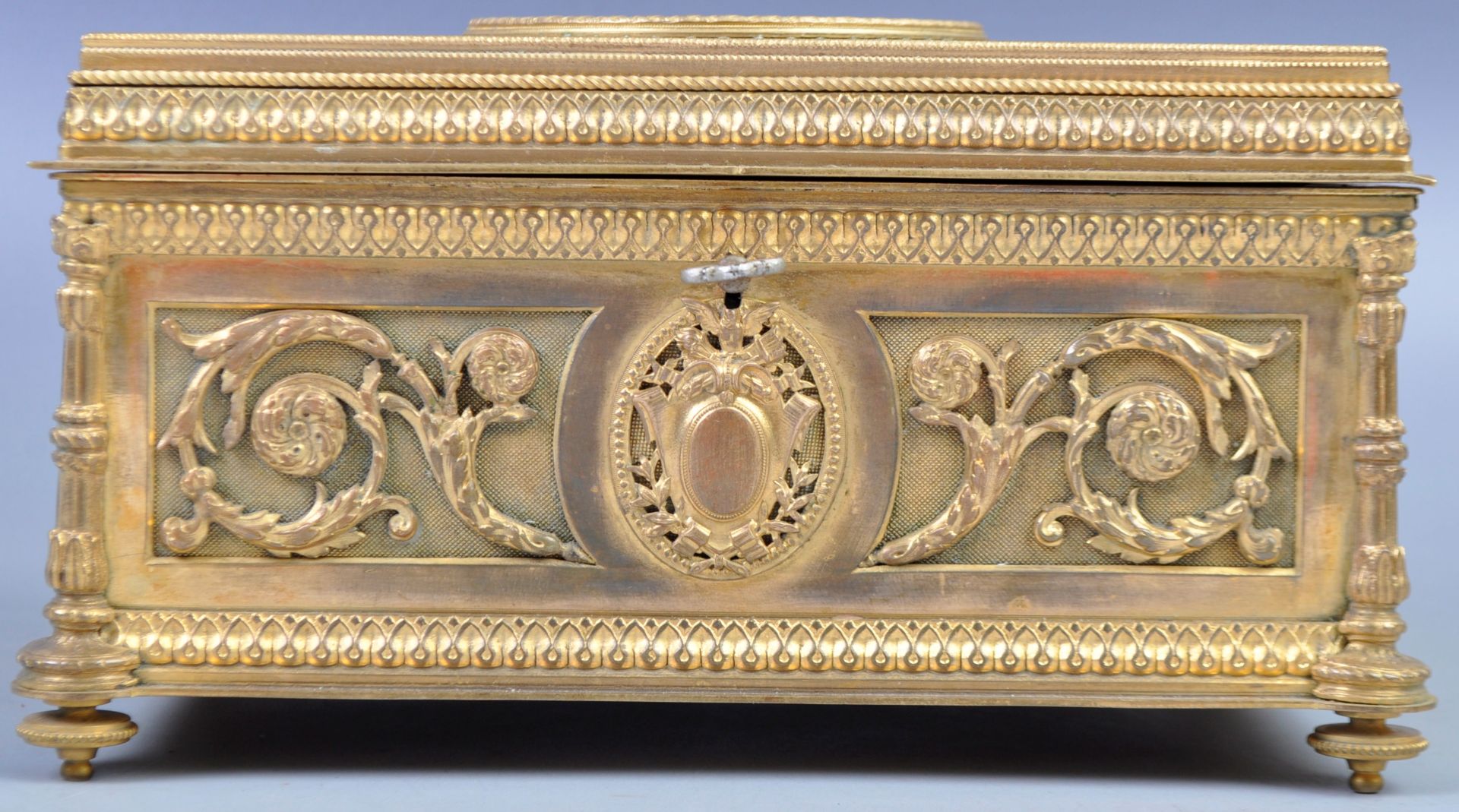 19TH CENTURY FRENCH PALAIS ROYALE GILDED ORMOLU CASKET - Image 4 of 6