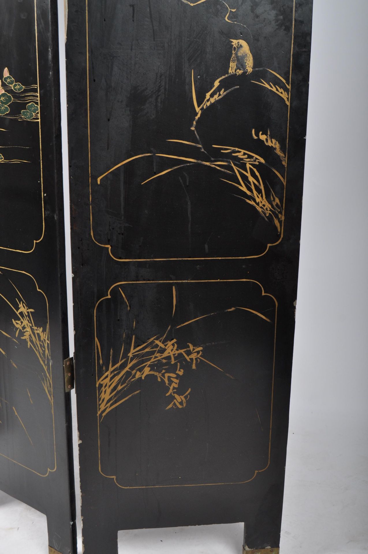 19TH CENTURY JAPANESE BLACK LACQUER AND SHIBAYAMA FOUR FOLD SCREEN - Bild 25 aus 25