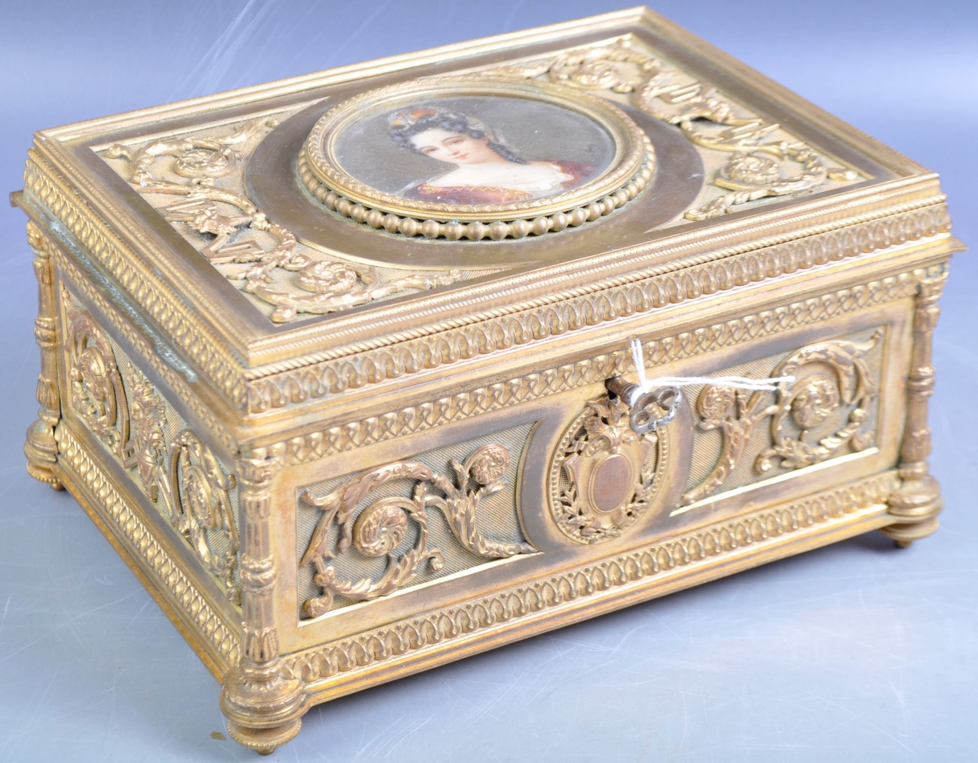 19TH CENTURY FRENCH PALAIS ROYALE GILDED ORMOLU CASKET