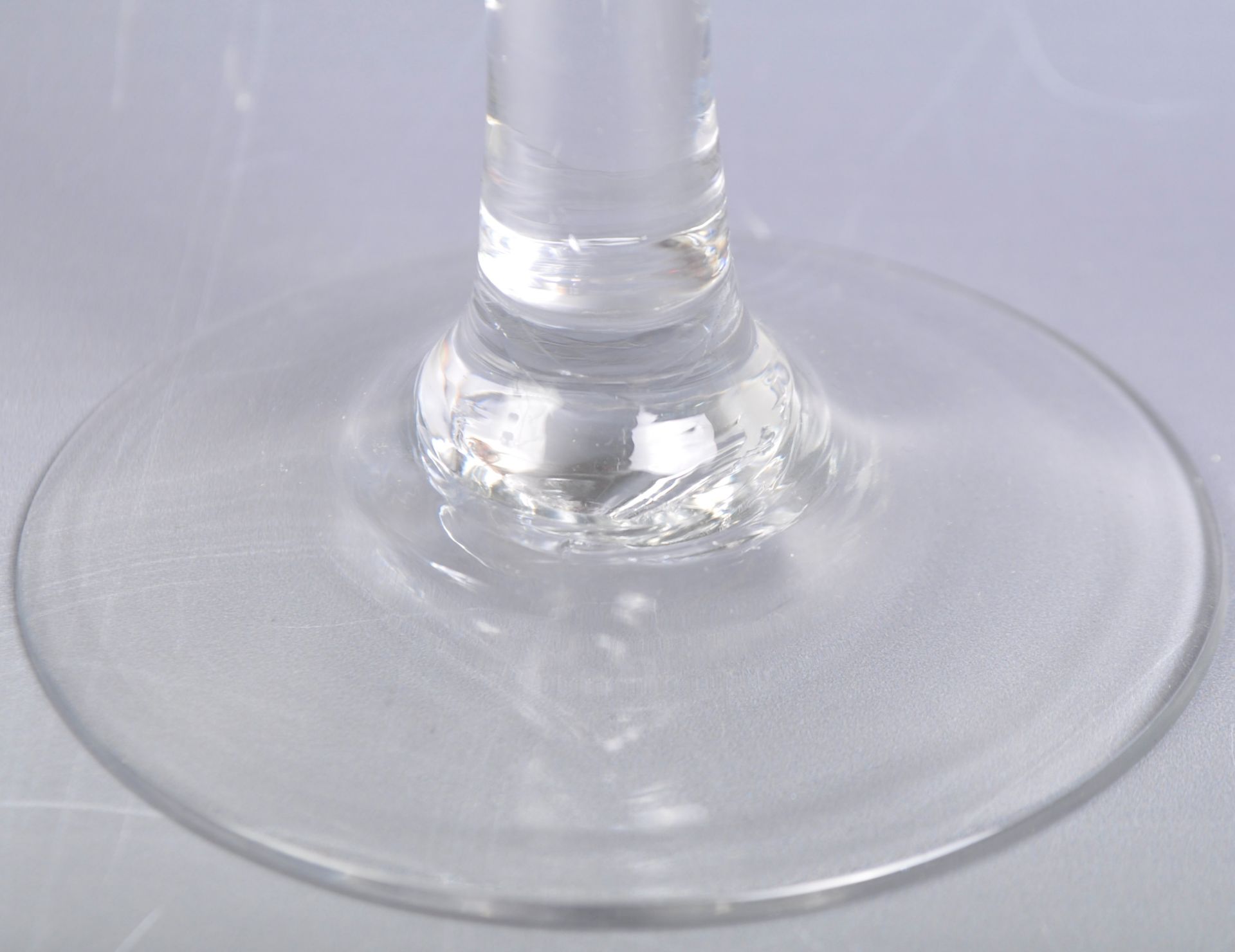 ANTIQUE 18TH CENTURY GEORGIAN PLAIN STEM WINE GLASS - Image 2 of 5