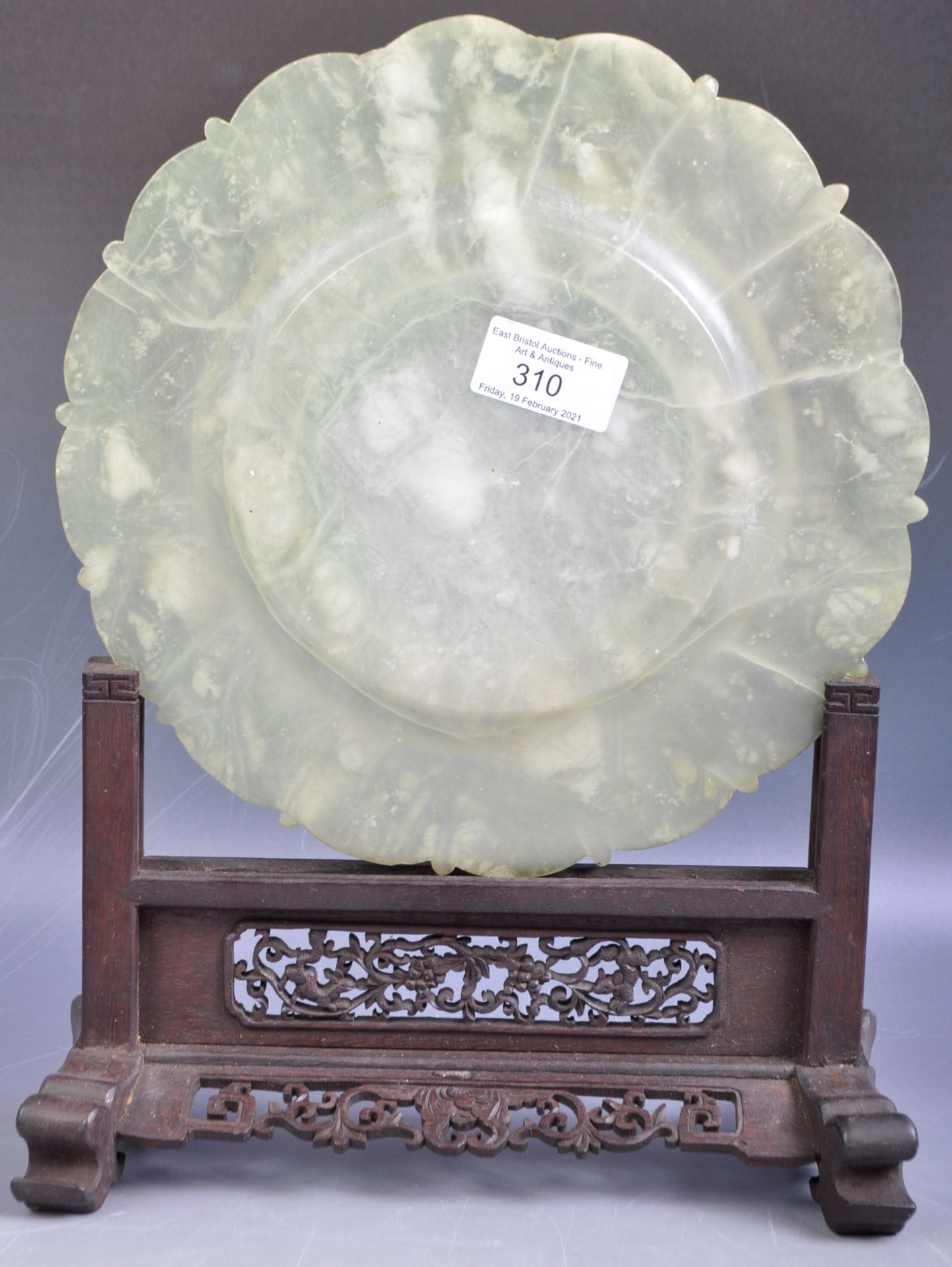 ANTIQUE CHINESE GREEN JADE PLATE ON STAND - Bild 4 aus 6