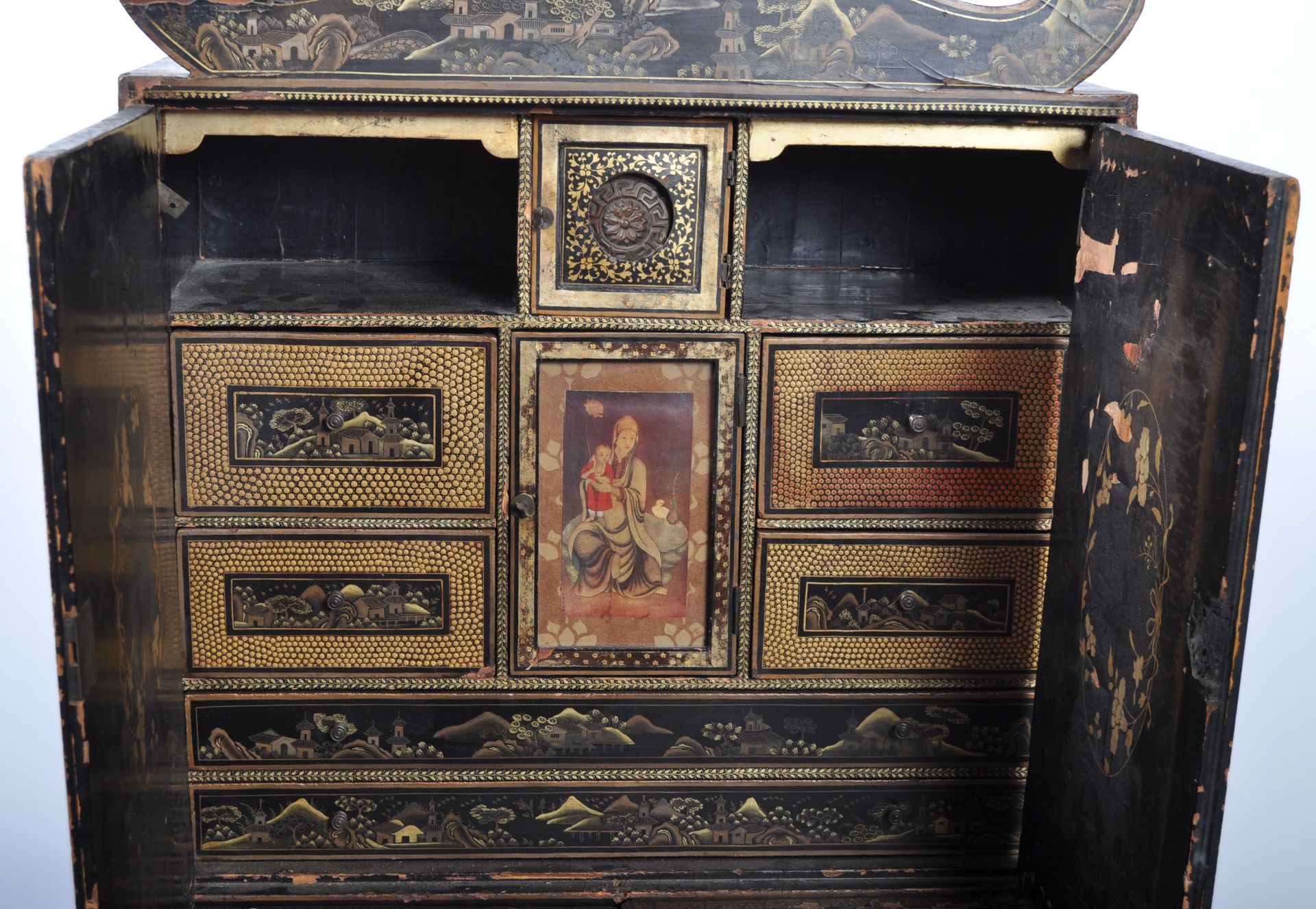 ANTIQUE 19TH CENTURY CHINESE BLACK LACQUER CHINOISERIE CABINET - Image 5 of 22