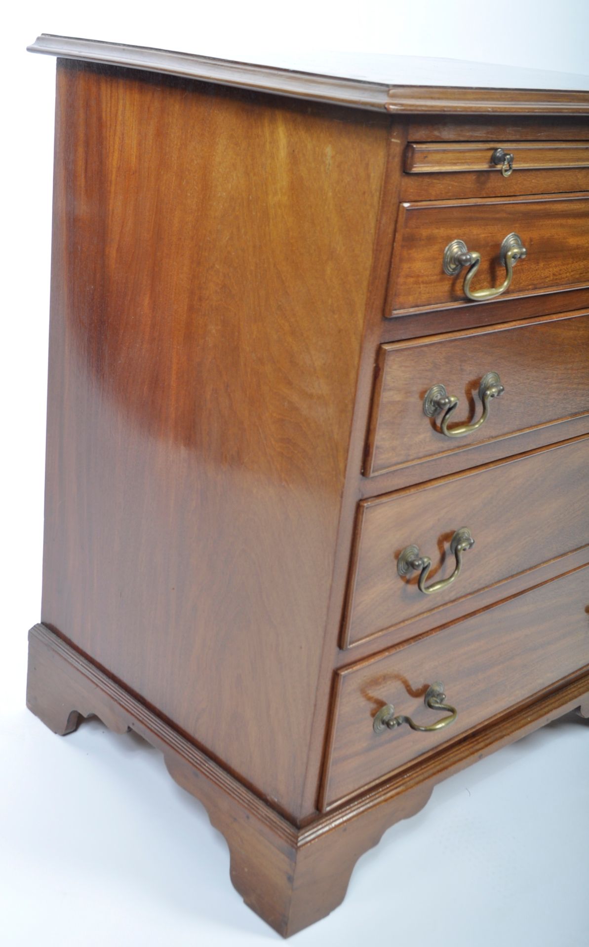 19TH CENTURY GEORGIAN BACHELORS MAHOGANY CHEST OF DRAWERS - Image 5 of 5