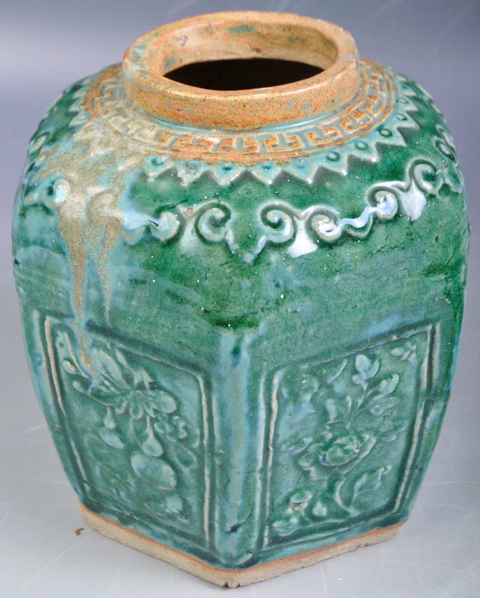 GRADUATING PAIR OF 19TH CENTURY CHINESE SHIWAN CELADON GLAZED GINGER JARS - Image 5 of 7