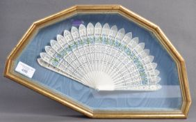 19TH CENTURY CHINESE ANTIQUE CASED BONE HAND FAN