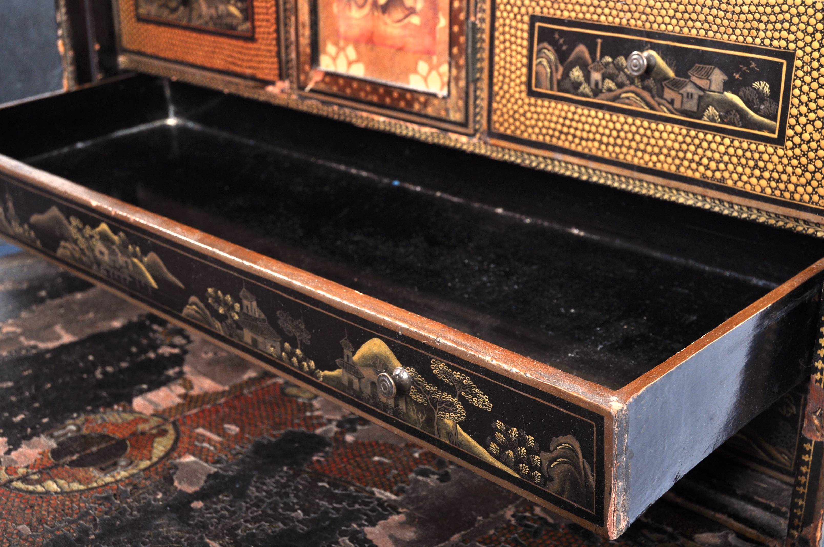 ANTIQUE 19TH CENTURY CHINESE BLACK LACQUER CHINOISERIE CABINET - Image 9 of 22