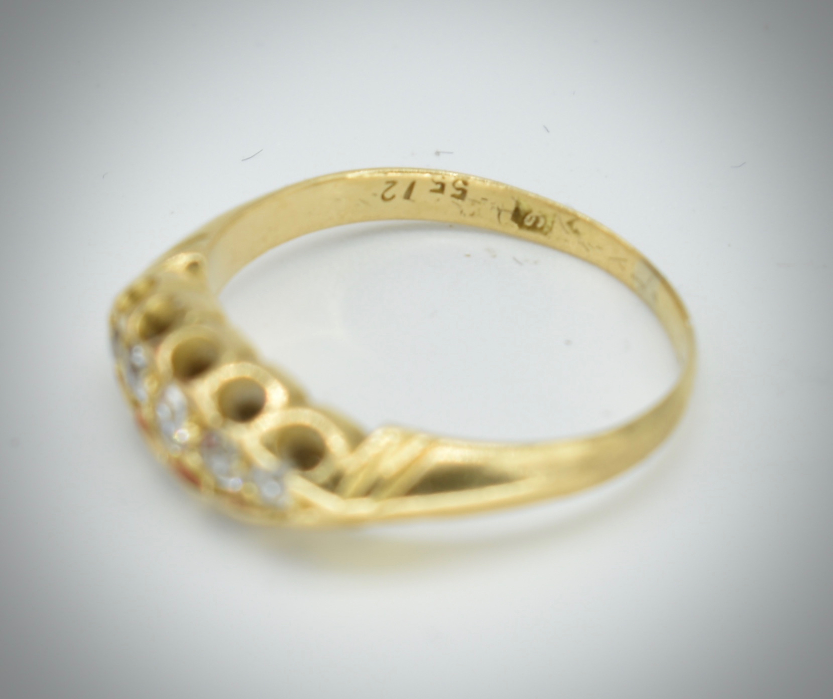 18ct Yellow Gold & Diamond Five Stone Gypsy Ring - Image 2 of 5