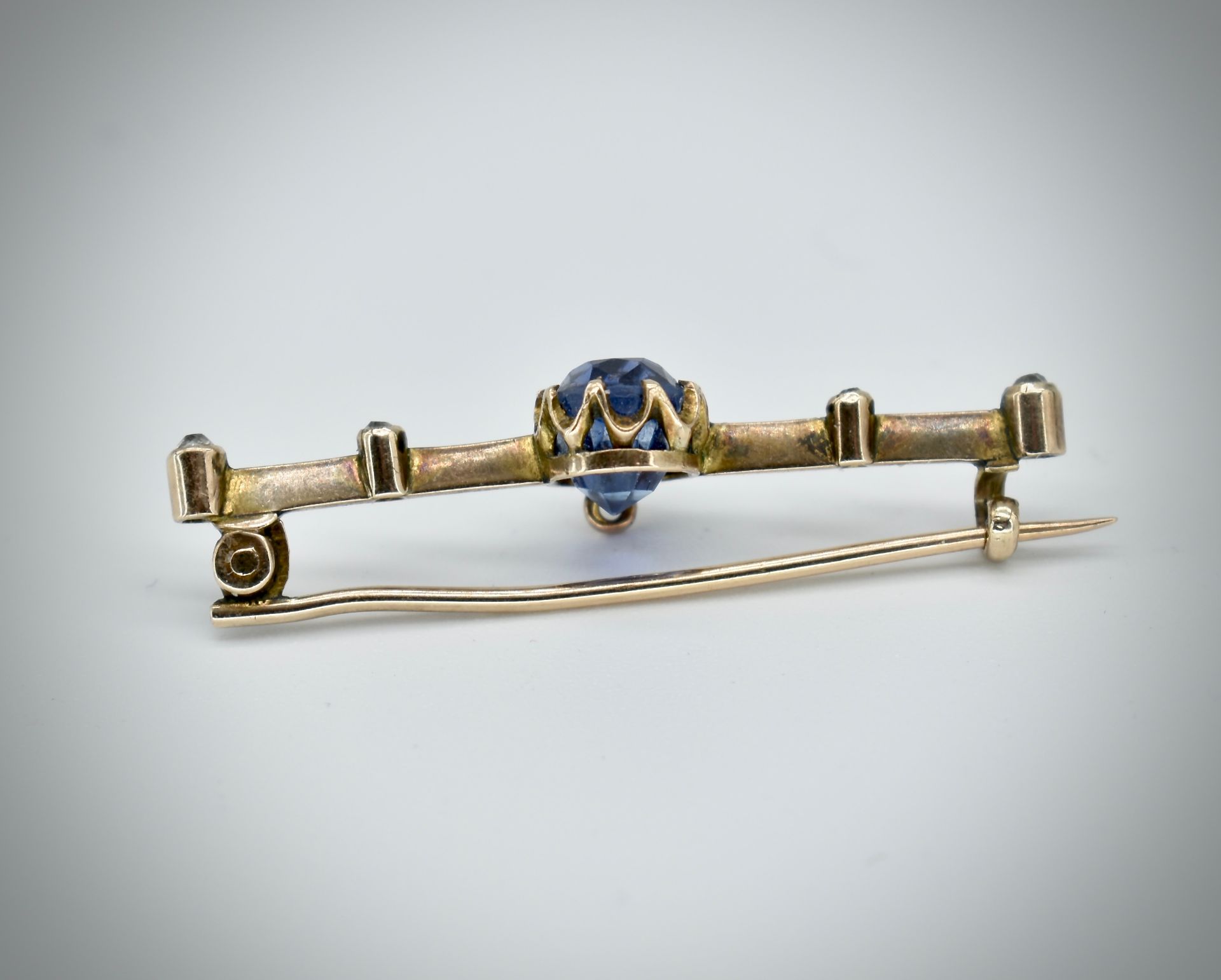 Gold Sapphire & Diamond Bar Brooch - Image 2 of 4