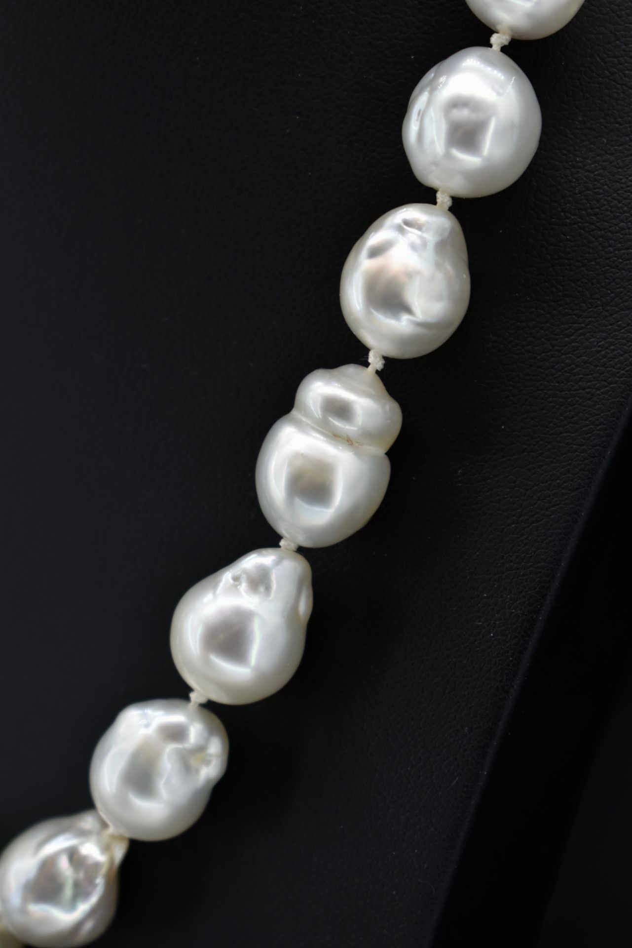 18ct White Gold & Diamond South-sea Pearl Necklace - Image 3 of 5