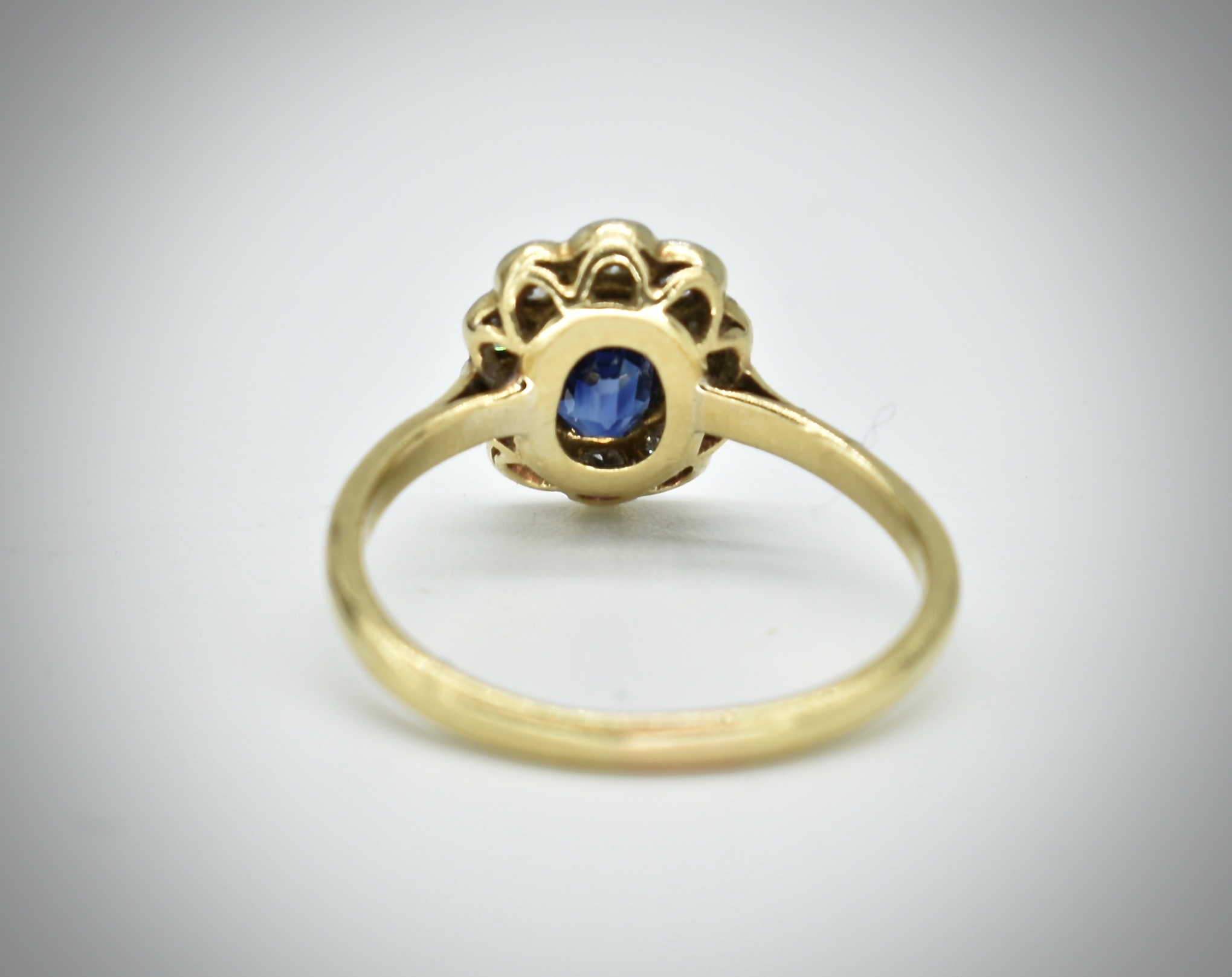 18ct Gold Sapphire & Diamond Cluster Ring - Image 6 of 6