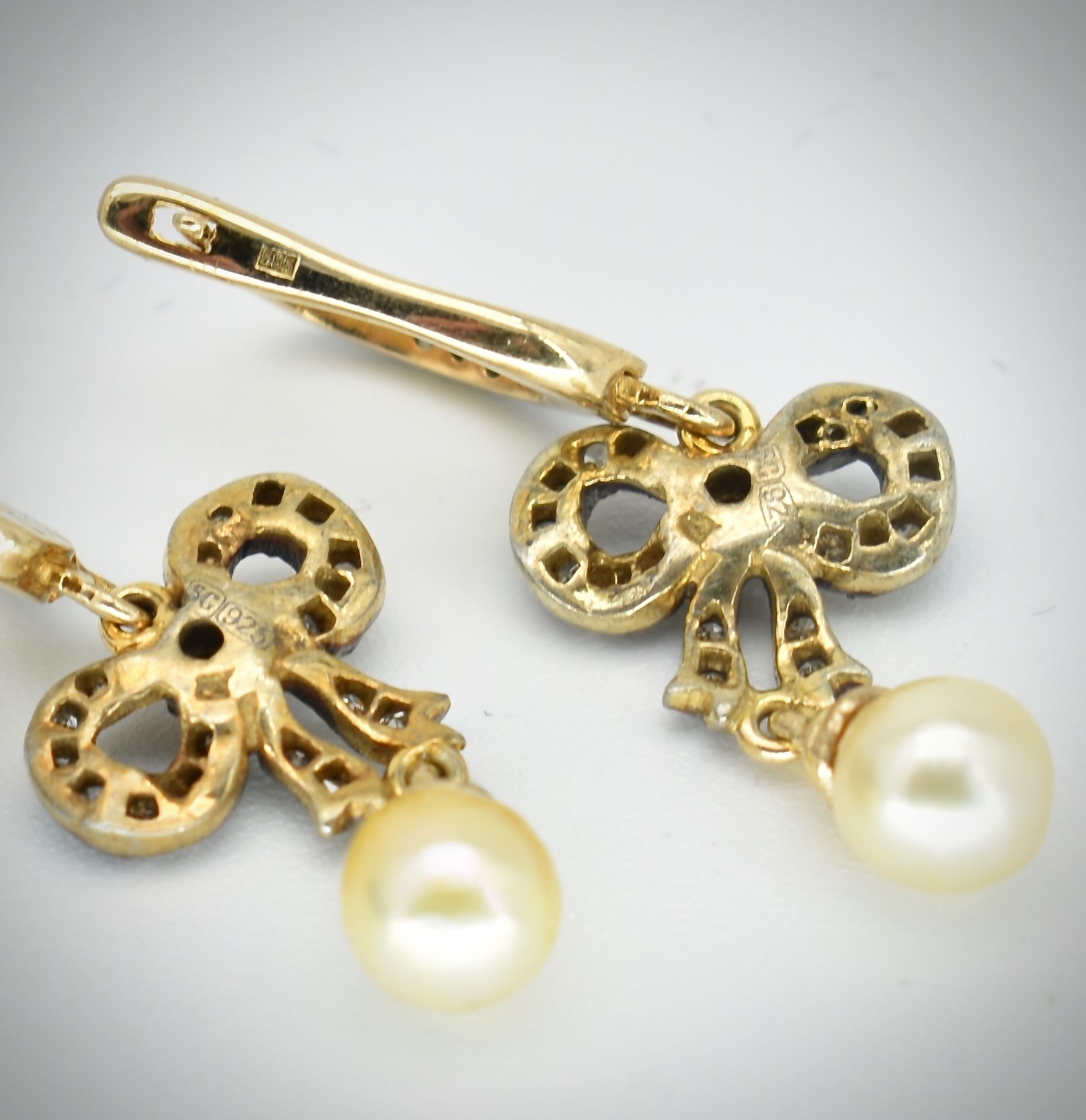 A Pair of 585 & Silver Gold Pearl & Diamond Earrings - Image 2 of 5