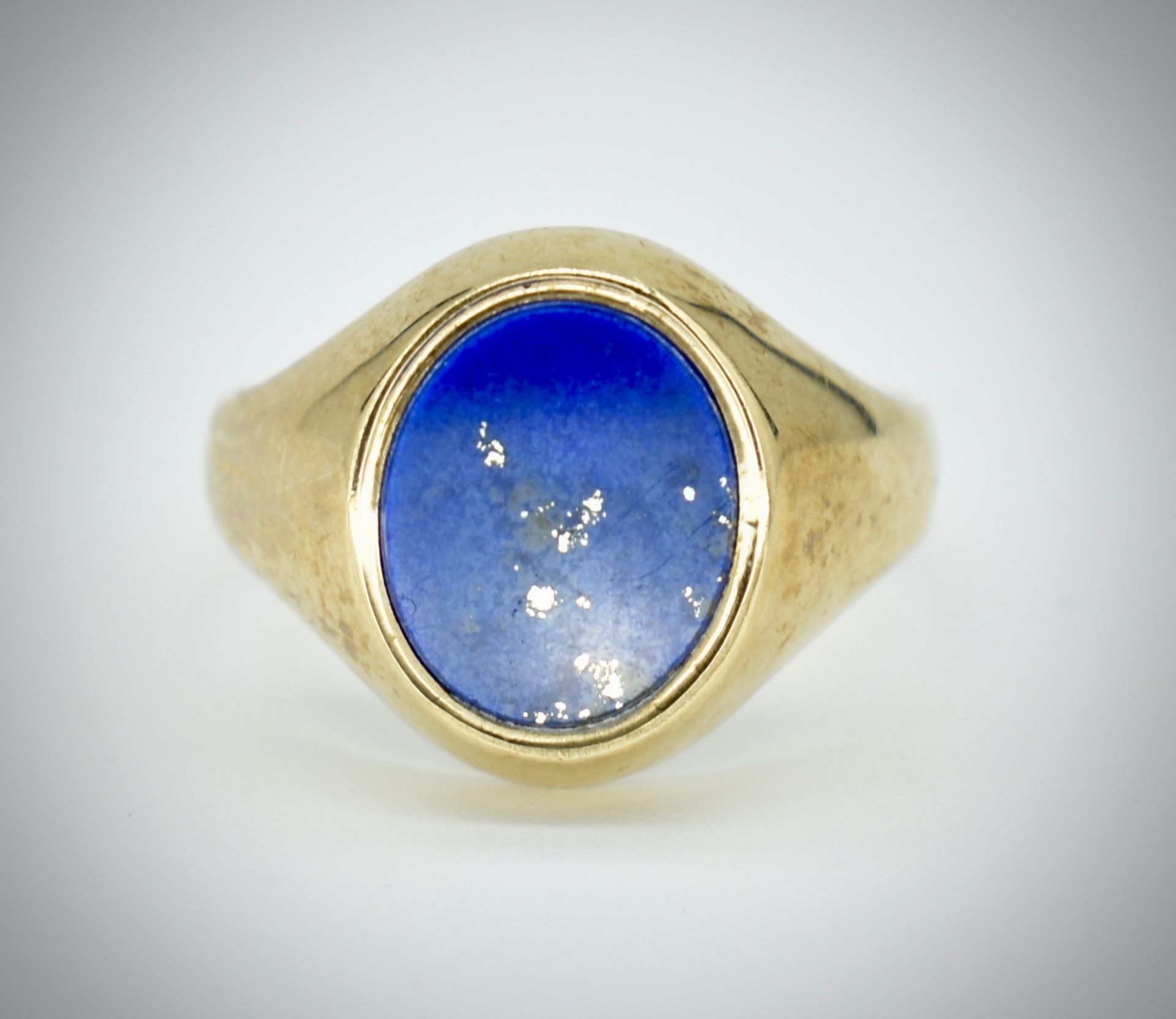 9ct Gold & lapis Lazuli Signet Ring